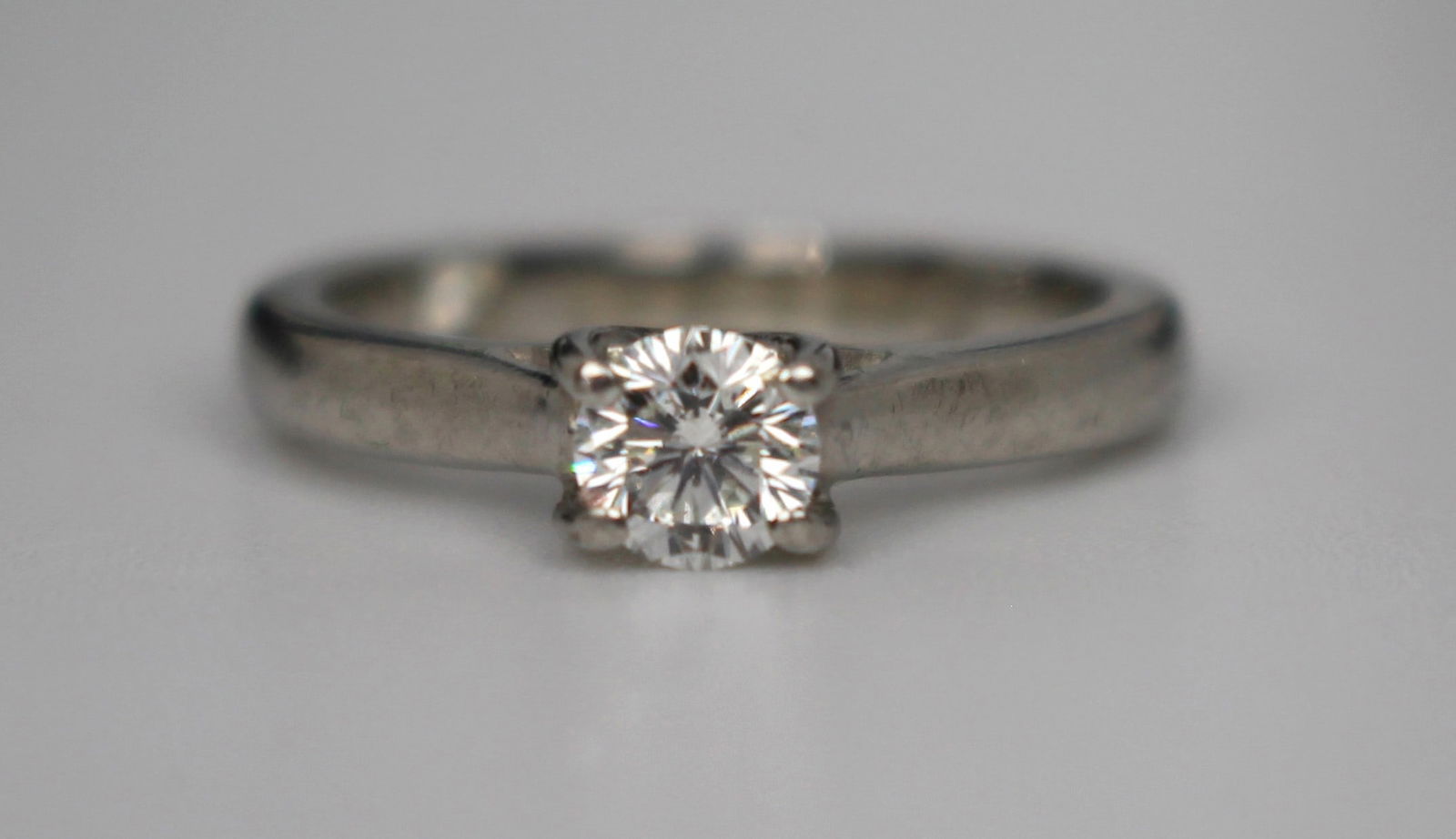 Leo Diamond Platinum Ring with 0.33 Carat Natural Diamond - 3