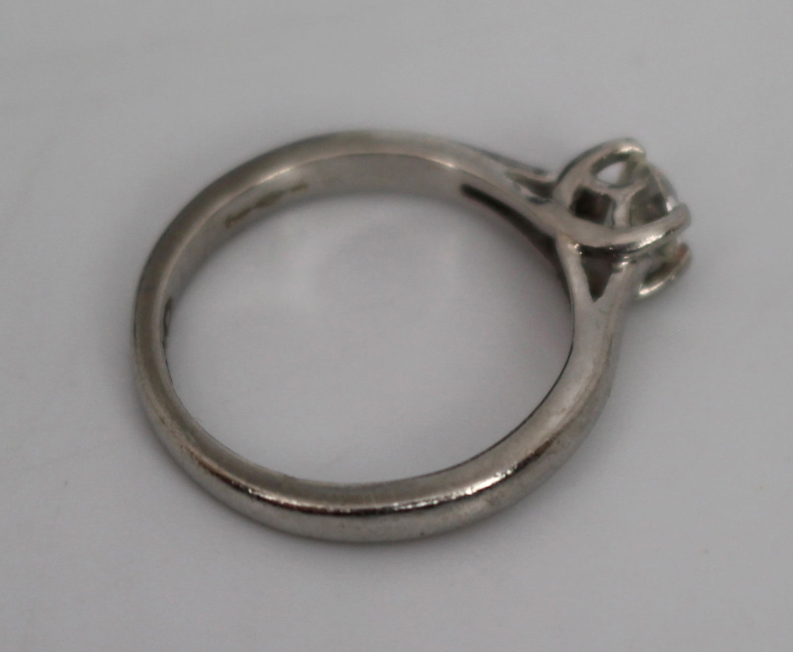 Leo Diamond Platinum Ring with 0.33 Carat Natural Diamond - 4