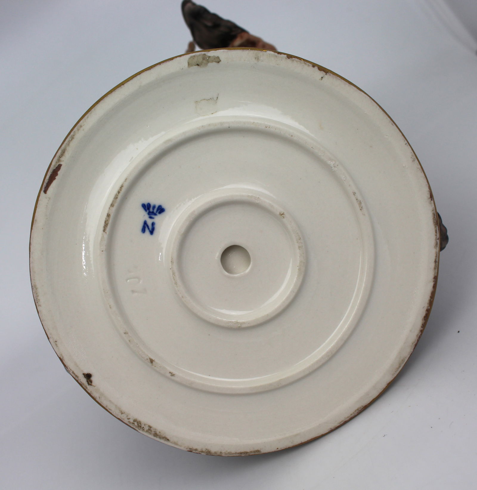 Capodimonte Tramp Darning His Socks - 5