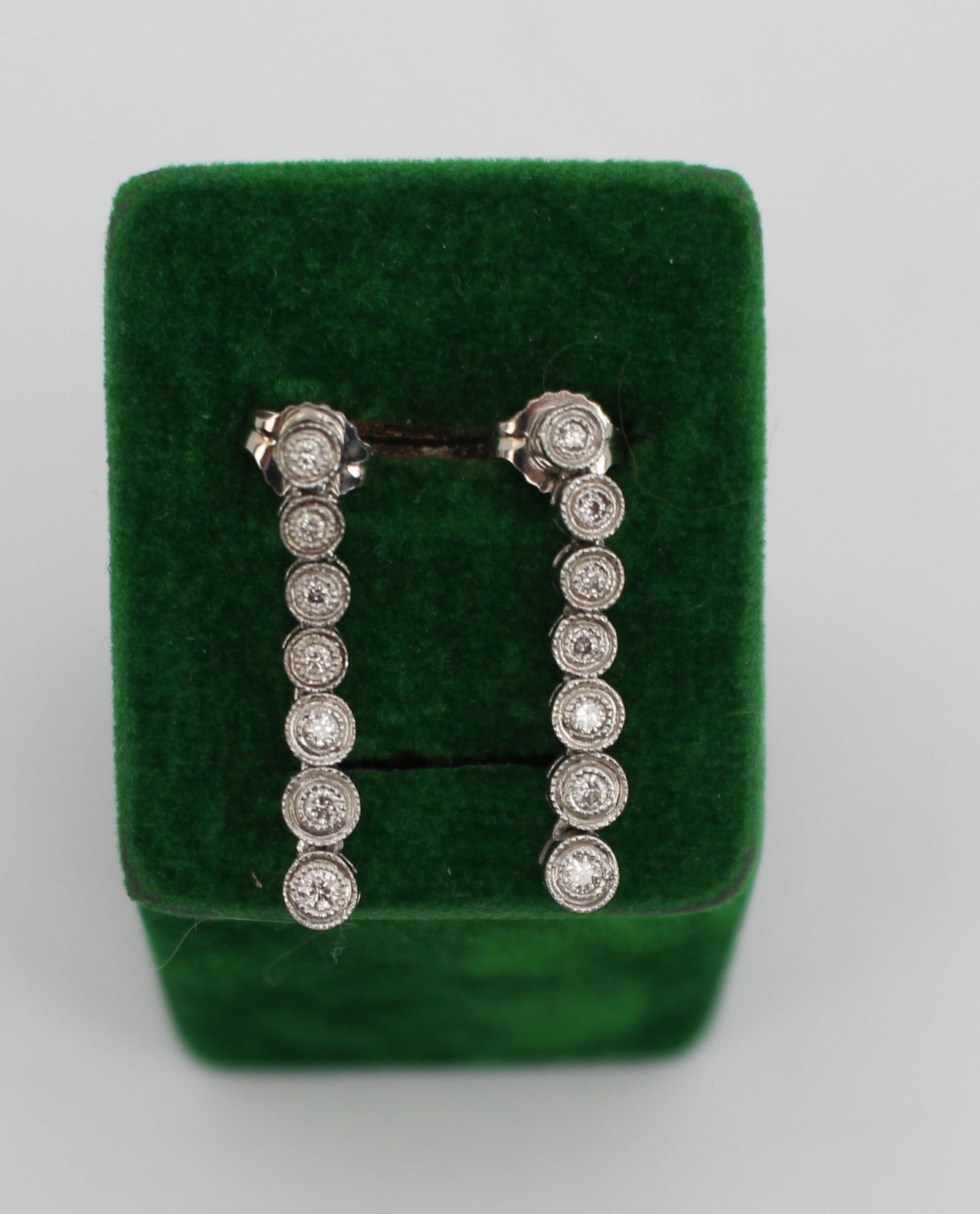 Pair of Earrings: Title: Pair of Earrings Description: Pair of Earrings Condition: Used Delivery option: Collection & Delivery Location Category: Antiques