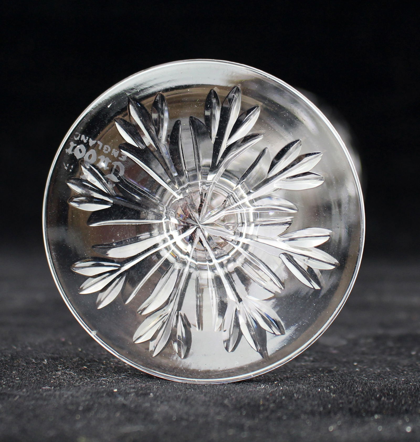 Set of 8 Tudor Crystal ""Catherine of Aragon"" Wine Glasses - 7