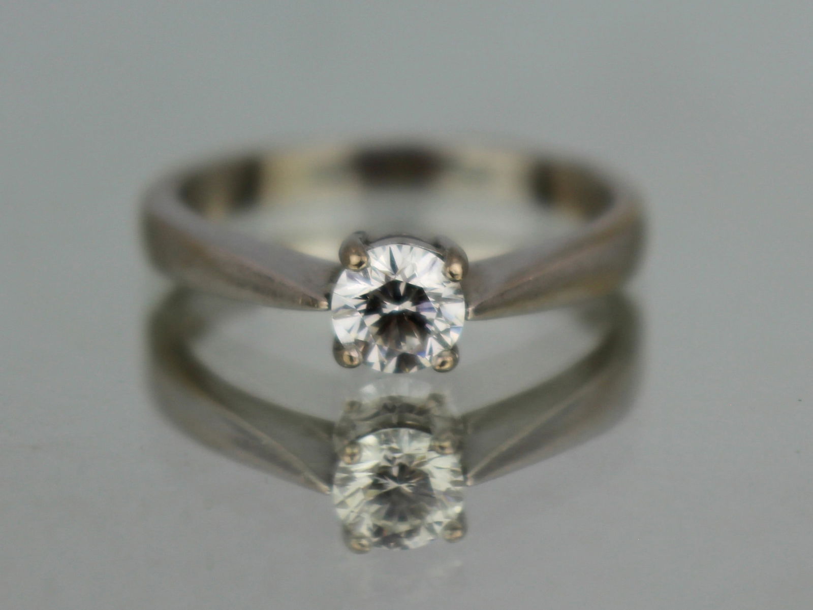 Round Brilliant Cut 0.53 Carat Diamond White Gold Ring (1 of 9)