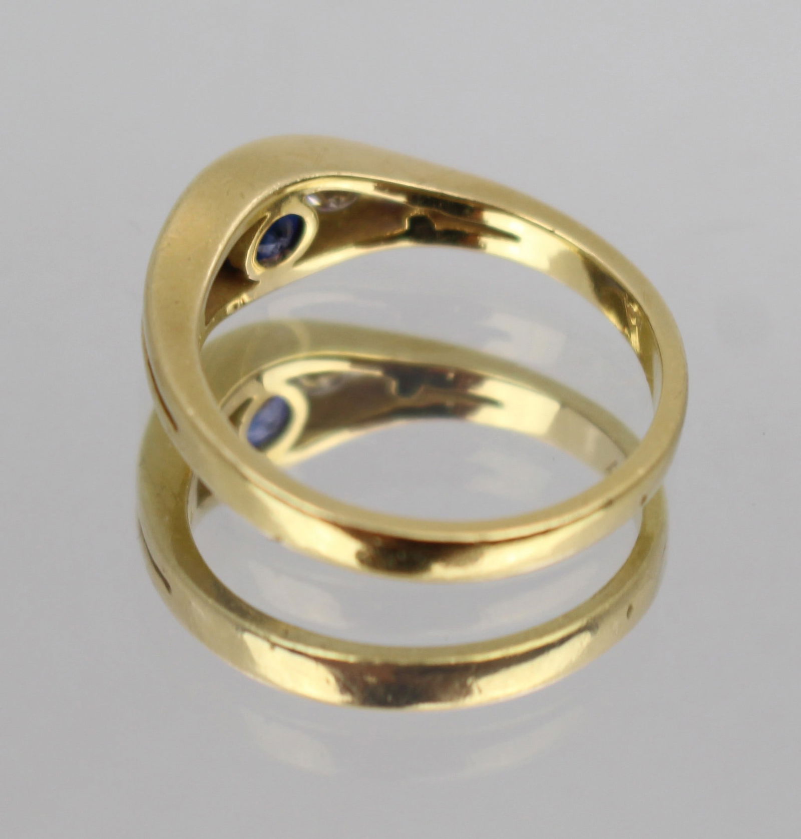 Three Stone Sapphire & Diamond 18ct Gold Ring - 2