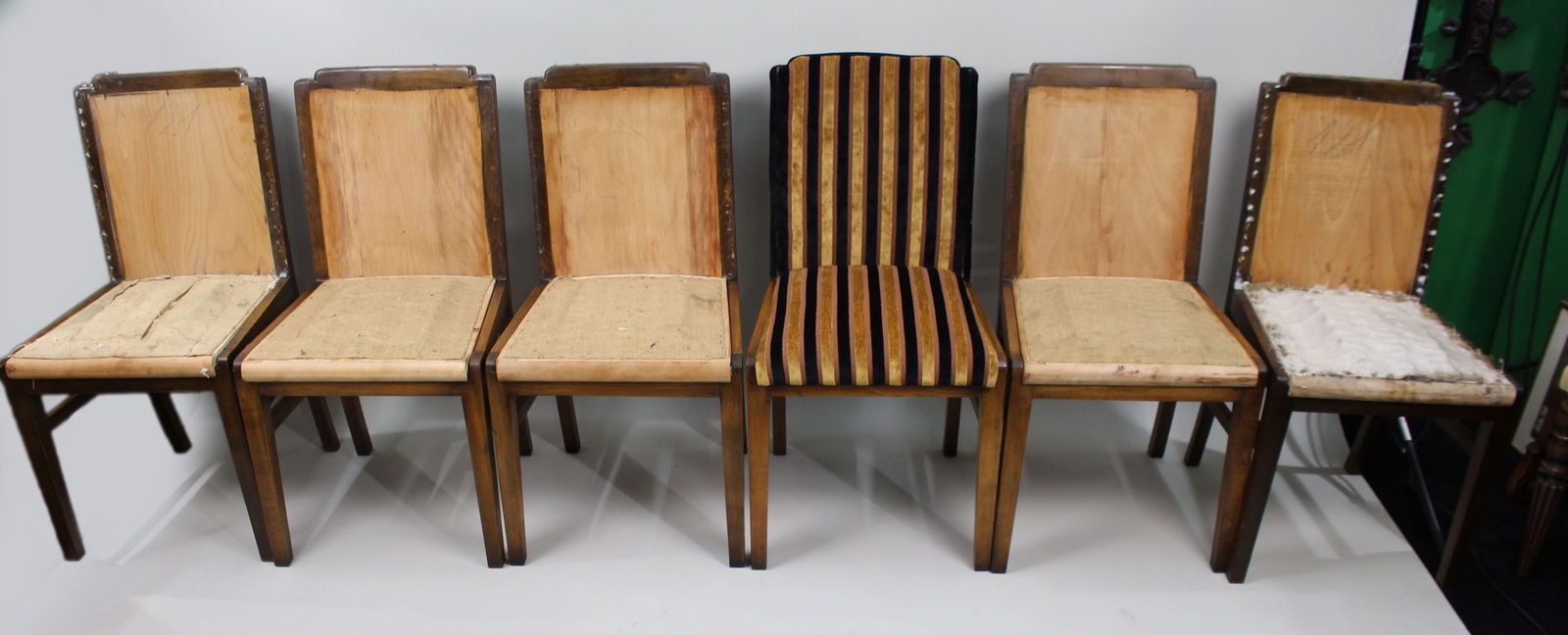 Set of 6 Art Deco Dining Chairs: Title: Set of 6 Art Deco Dining Chairs Description: Set of 6 Art Deco Dining Chairs – c.1920 A good quality matching set of six Art Deco dining chairs, dating to the early 20th