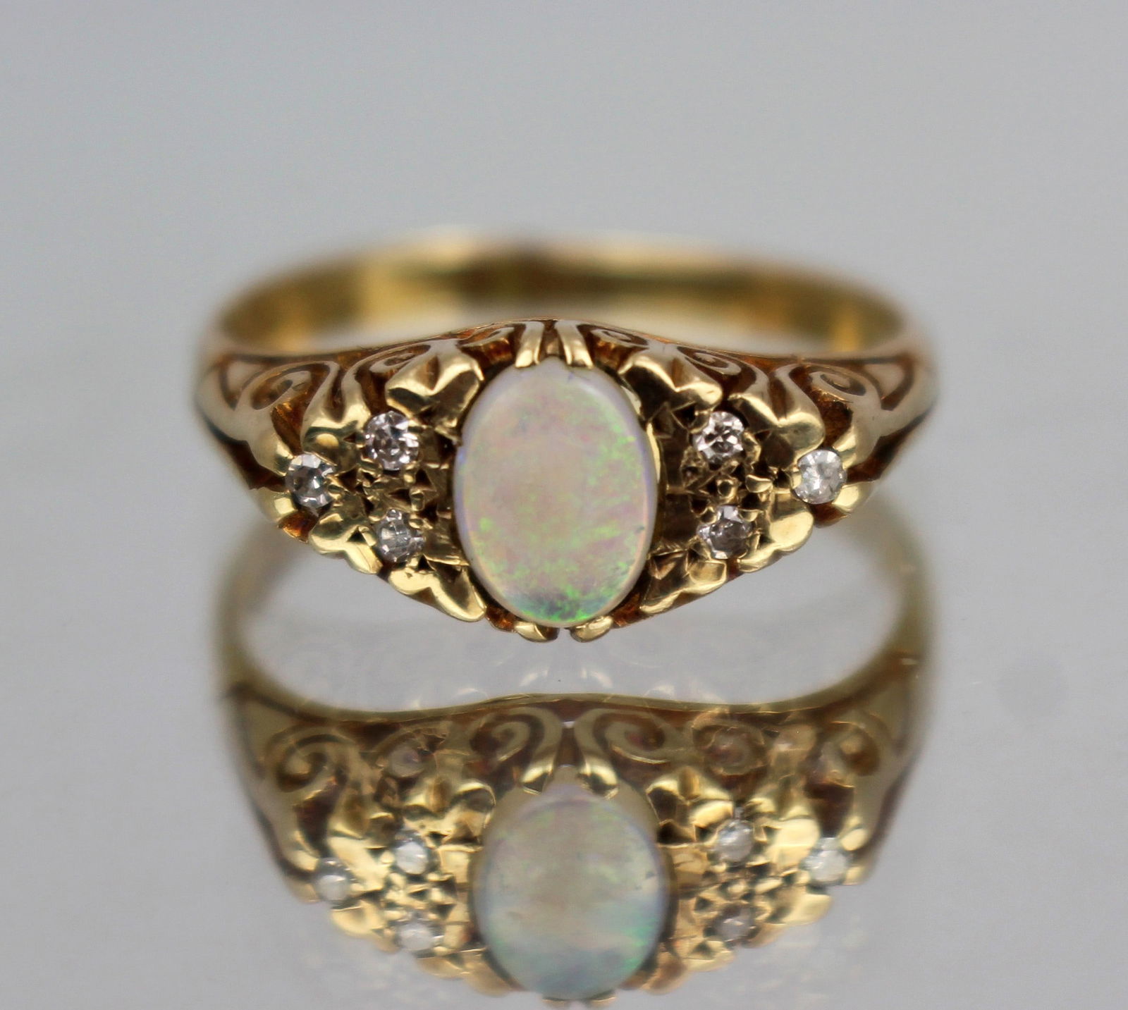 Vintage Opal & Diamond Ring in 9ct Gold (1 of 4)