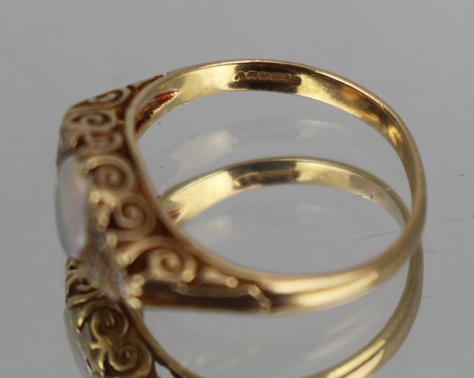 Vintage Opal & Diamond Ring in 9ct Gold - 4