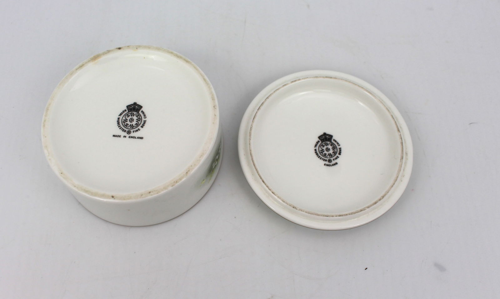 Royal Worcester Trinket Box Hand Painted A.Badham - 4