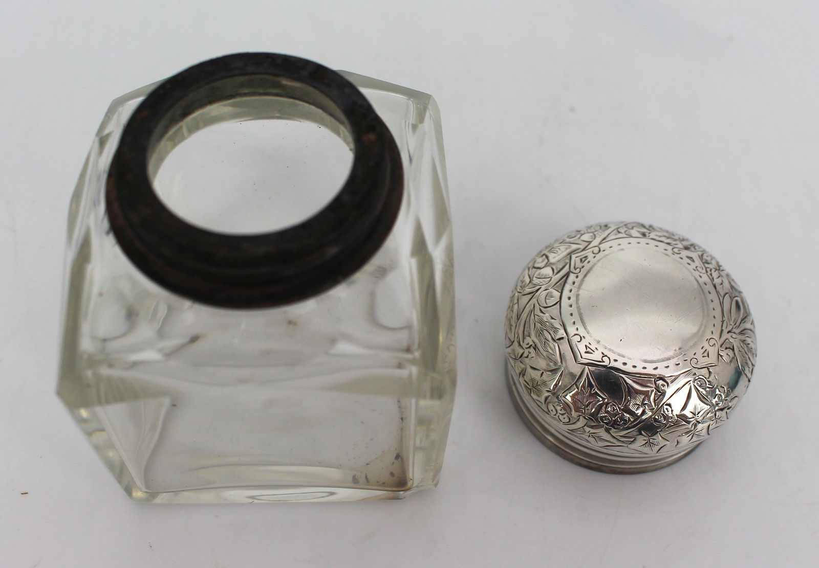 Silver Topped Crystal Bottle London 1898 - 4