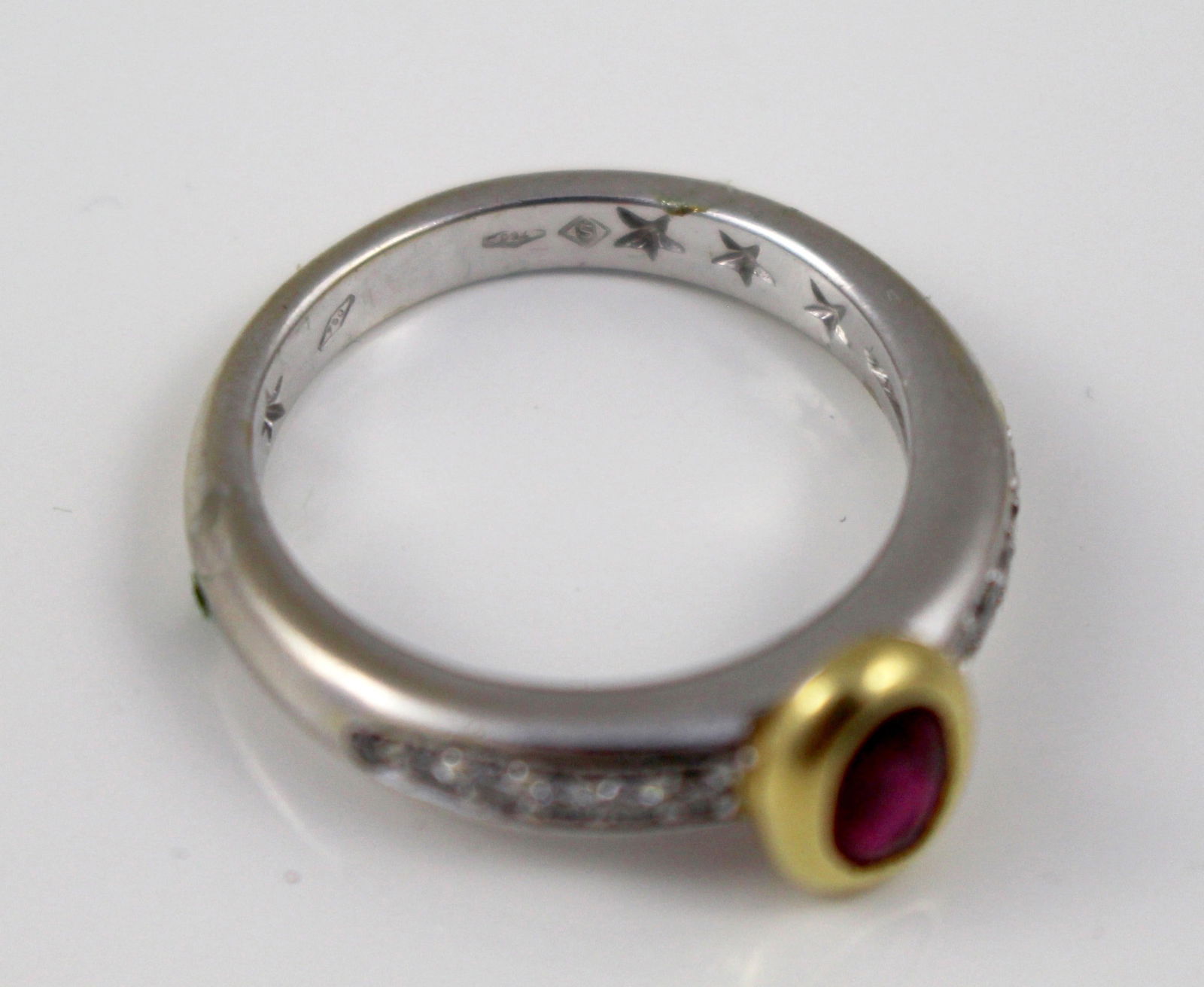 Vintage Ruby Diamond 18ct White Gold Ring - 4