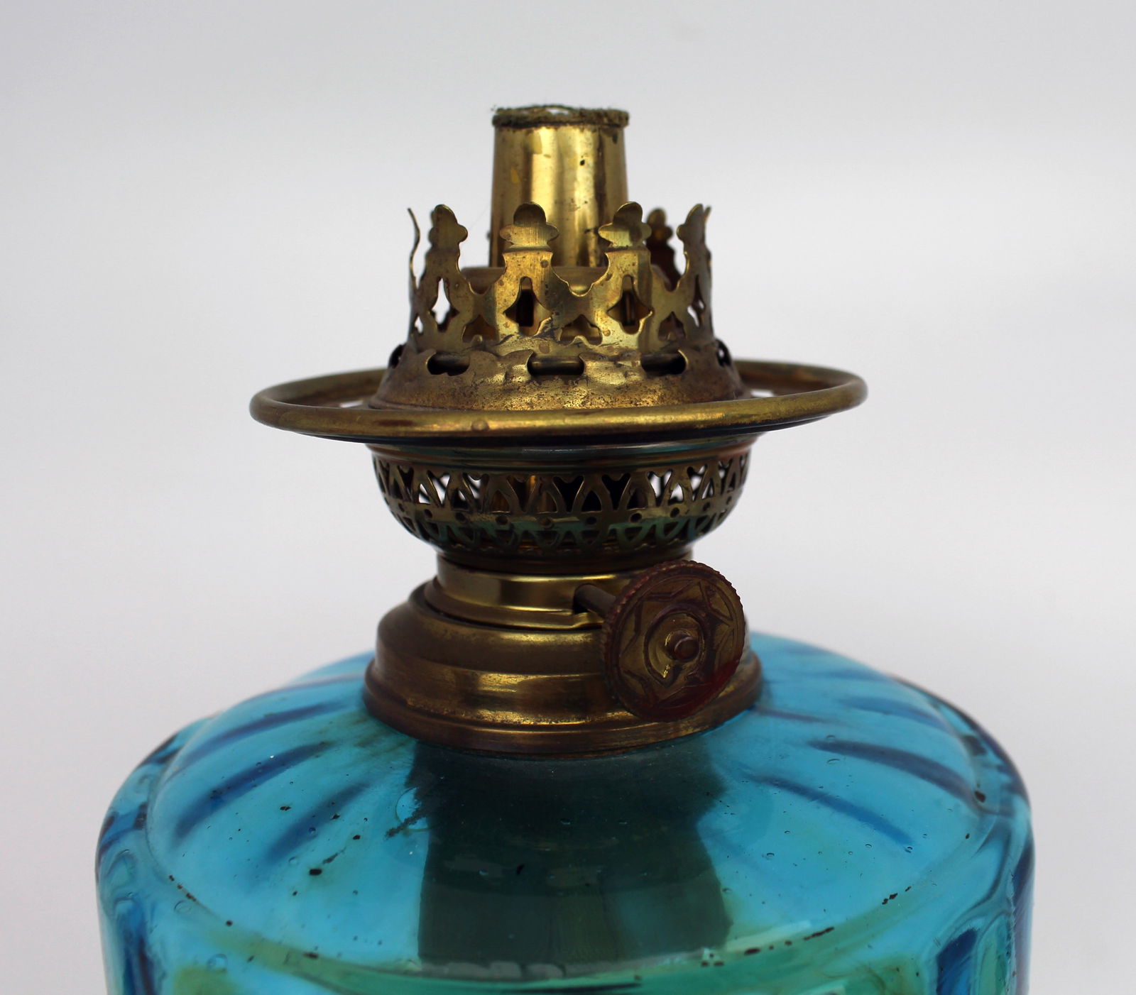 Antique Victorian Oil Lamp with Blue Glass Font - 11
