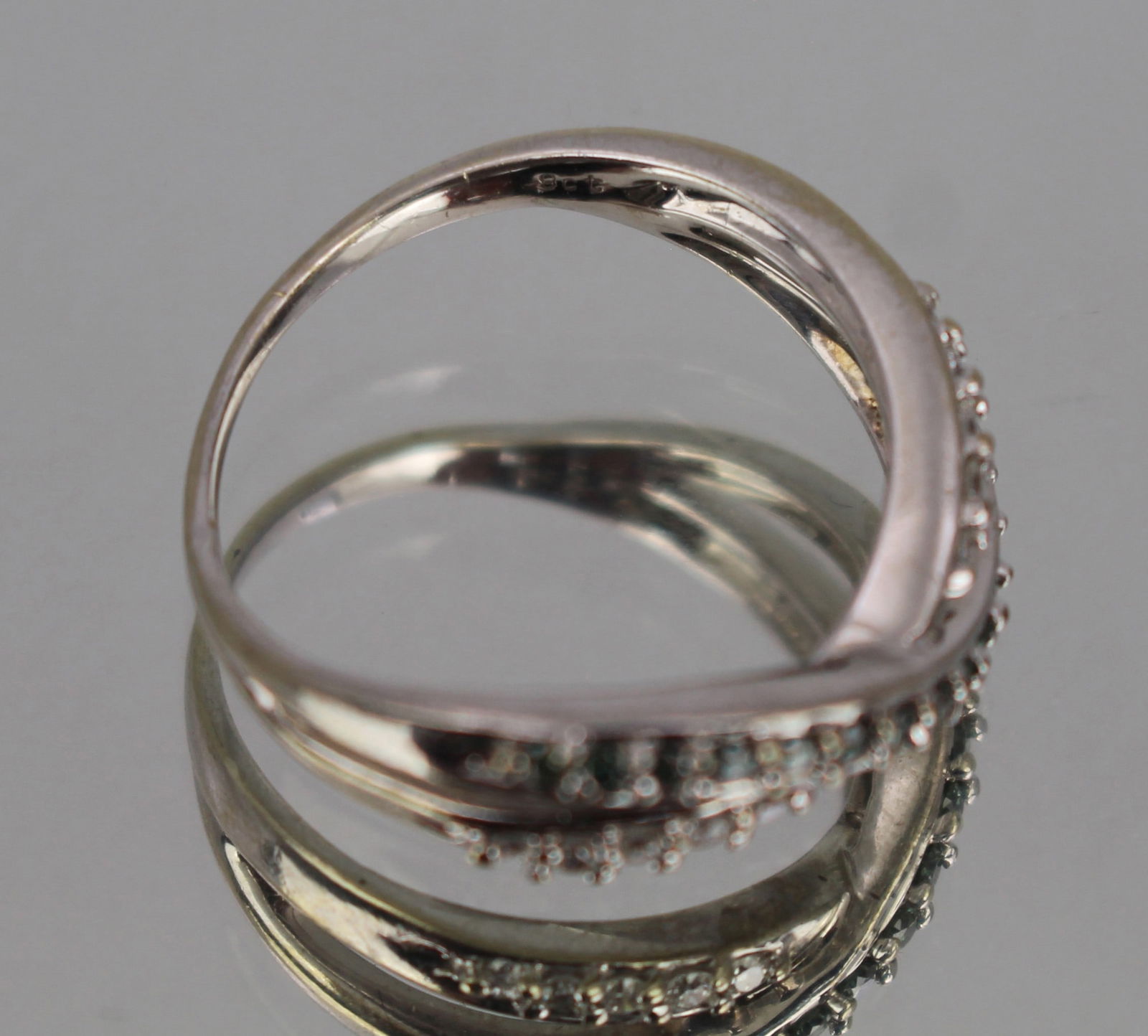 Vintage 9ct Diamond and Demantoid Ring - 3