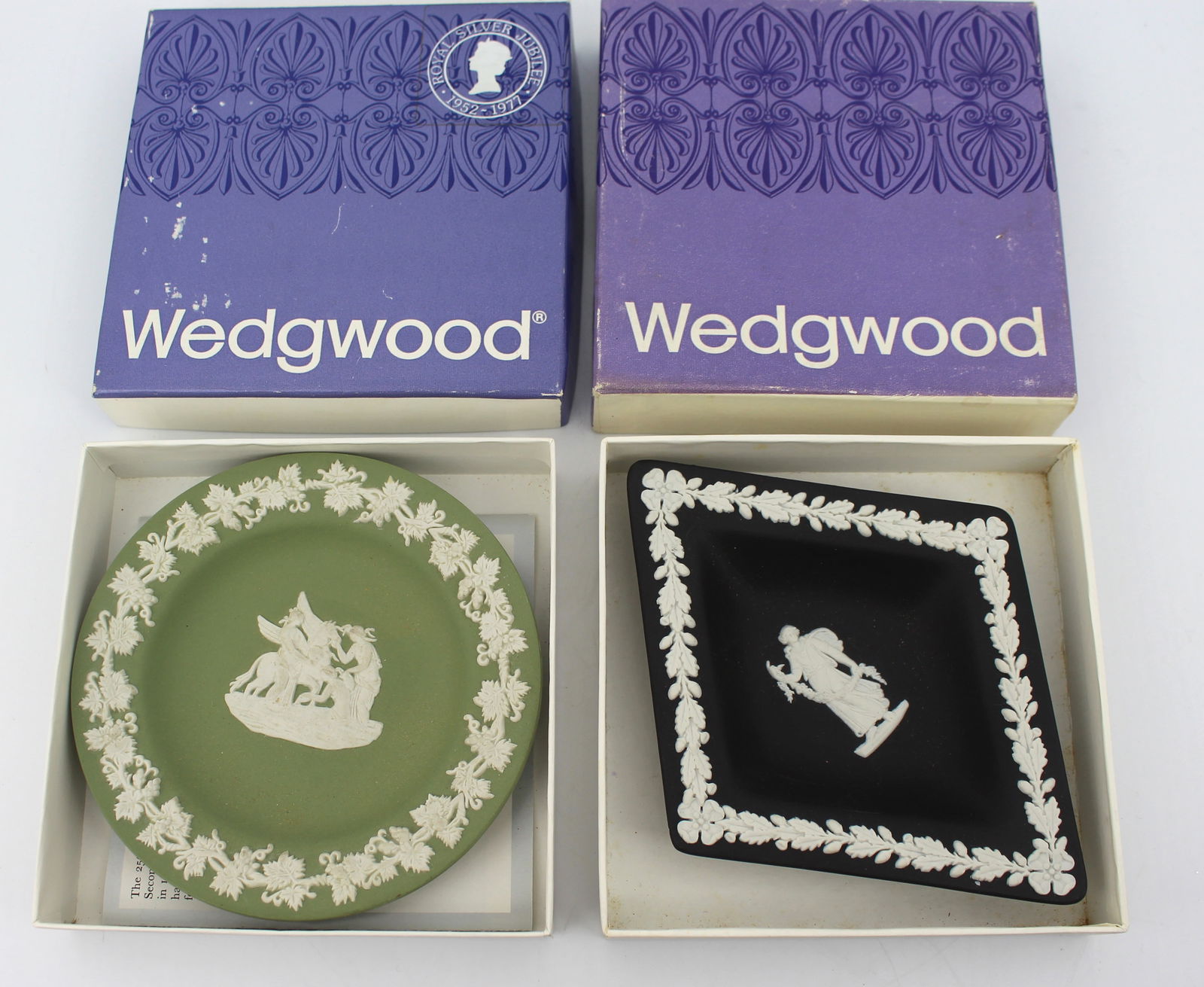 Collection of 11 Pieces of Wedgwood Jasperware - 14