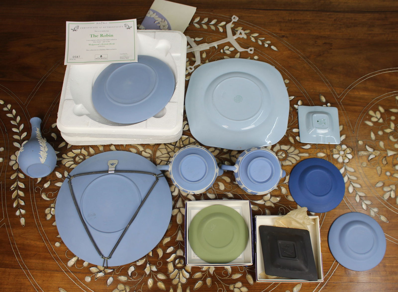 Collection of 11 Pieces of Wedgwood Jasperware - 3
