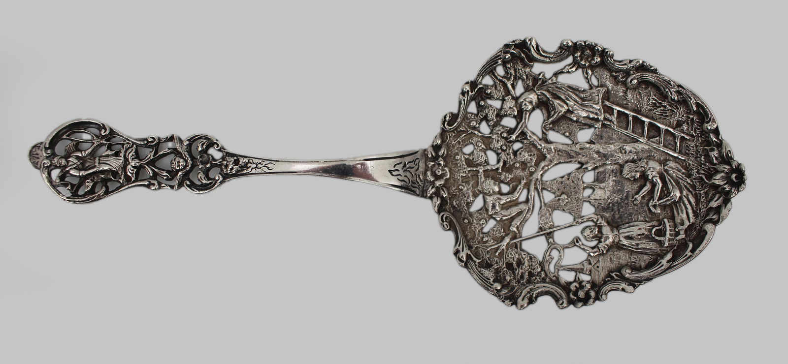 Fine Continental Silver Pierced Fruit Spoon – Harvest Scene, Likely Flemish or Dutch, c.1780&# - 2