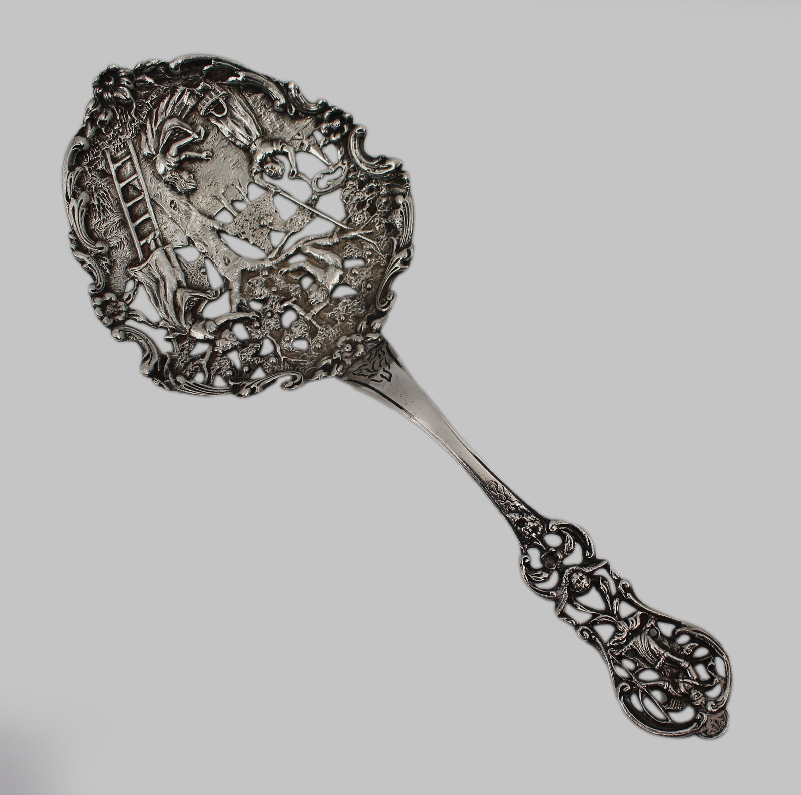 Fine Continental Silver Pierced Fruit Spoon – Harvest Scene, Likely Flemish or Dutch, c.1780&# - 3