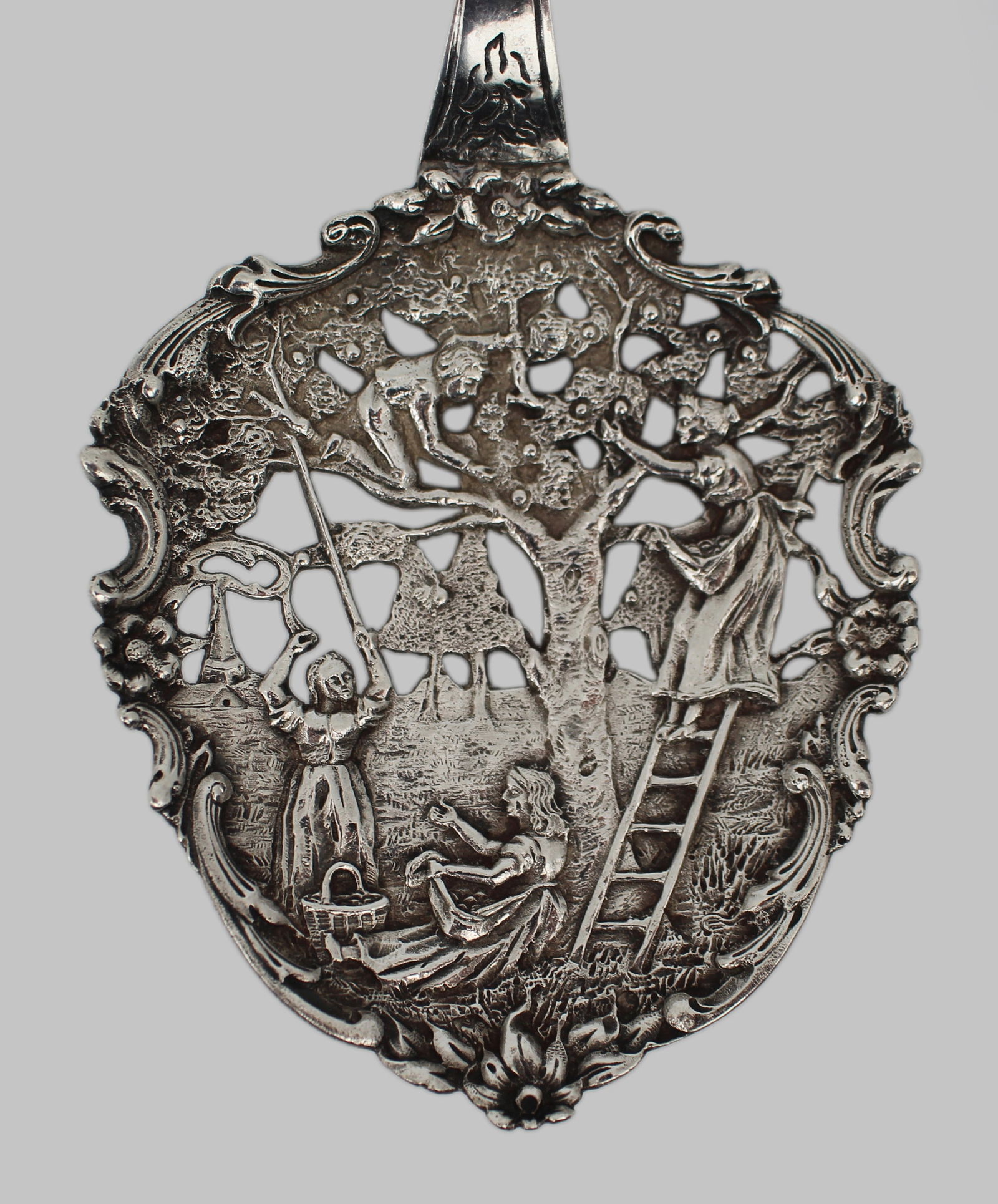 Fine Continental Silver Pierced Fruit Spoon – Harvest Scene, Likely Flemish or Dutch, c.1780&# - 4