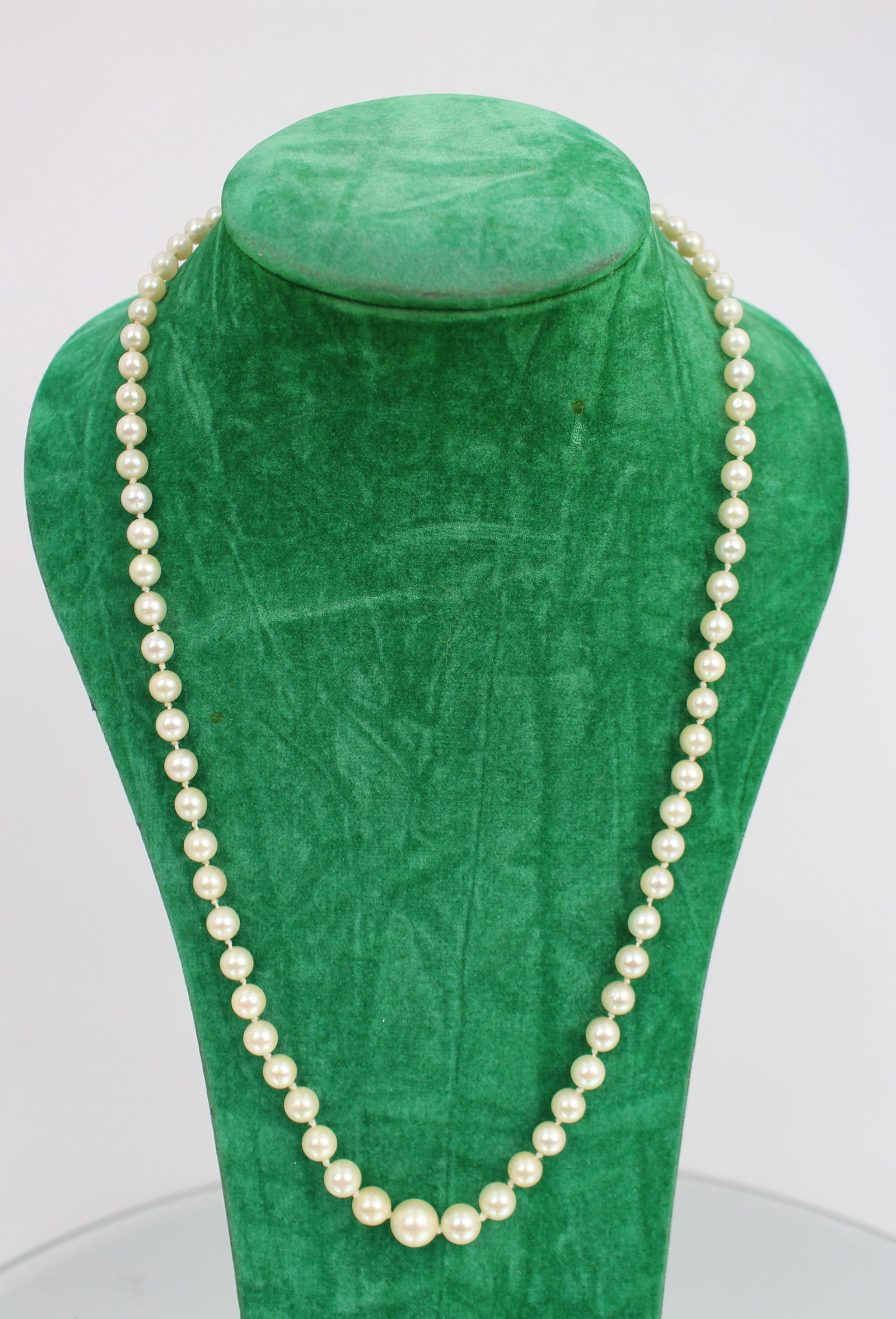 Cultured Pearl Necklace with 9ct Gold Clasp - 3