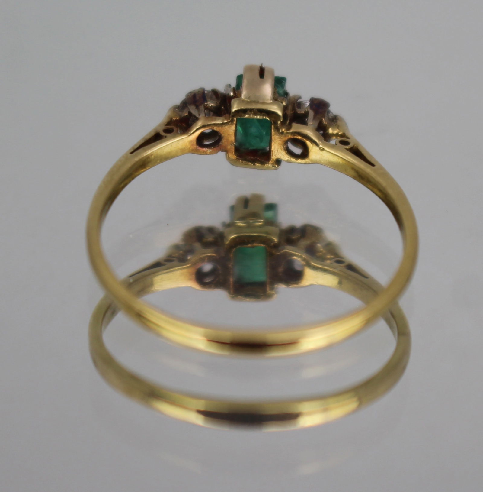 Vintage Emerald and Diamond Ring - 4