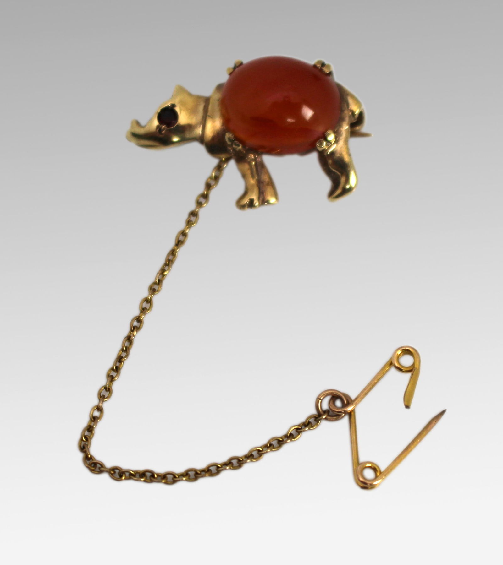 Mid-20th Century 9ct Gold Rhino Brooch: Title: Mid-20th Century 9ct Gold Rhino Brooch Description: Mid-Century 9ct Gold Rhino Brooch – London 1959 A finely made mid-20th century brooch, modelled in the form of a rhinoceros. 