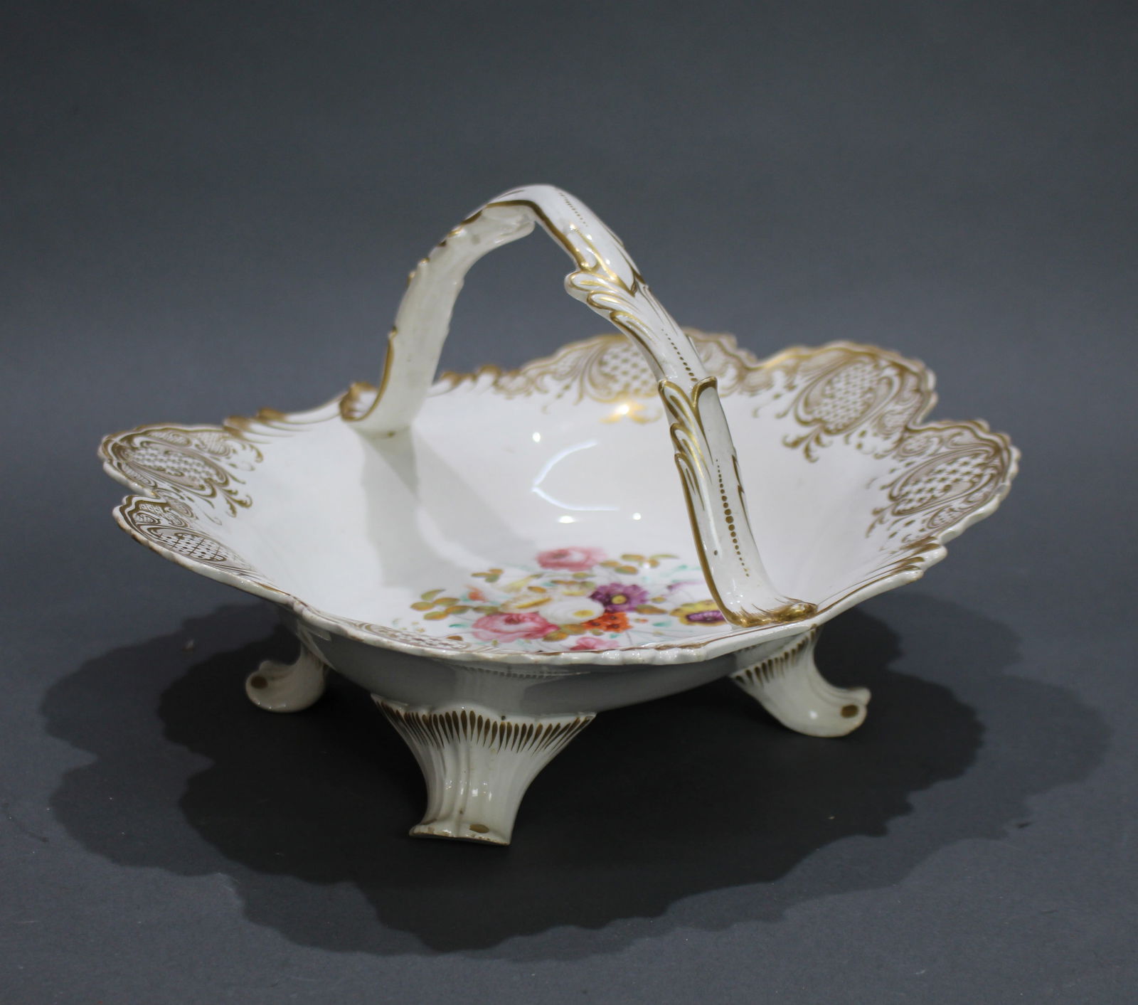 Victorian English Painted Floral & Gilded Strawberry Basket: Title: Victorian English Painted Floral & Gilded Strawberry Basket Description: Victorian English Painted Floral & Gilded Strawberry Basket This charming Victorian porcelain strawberry