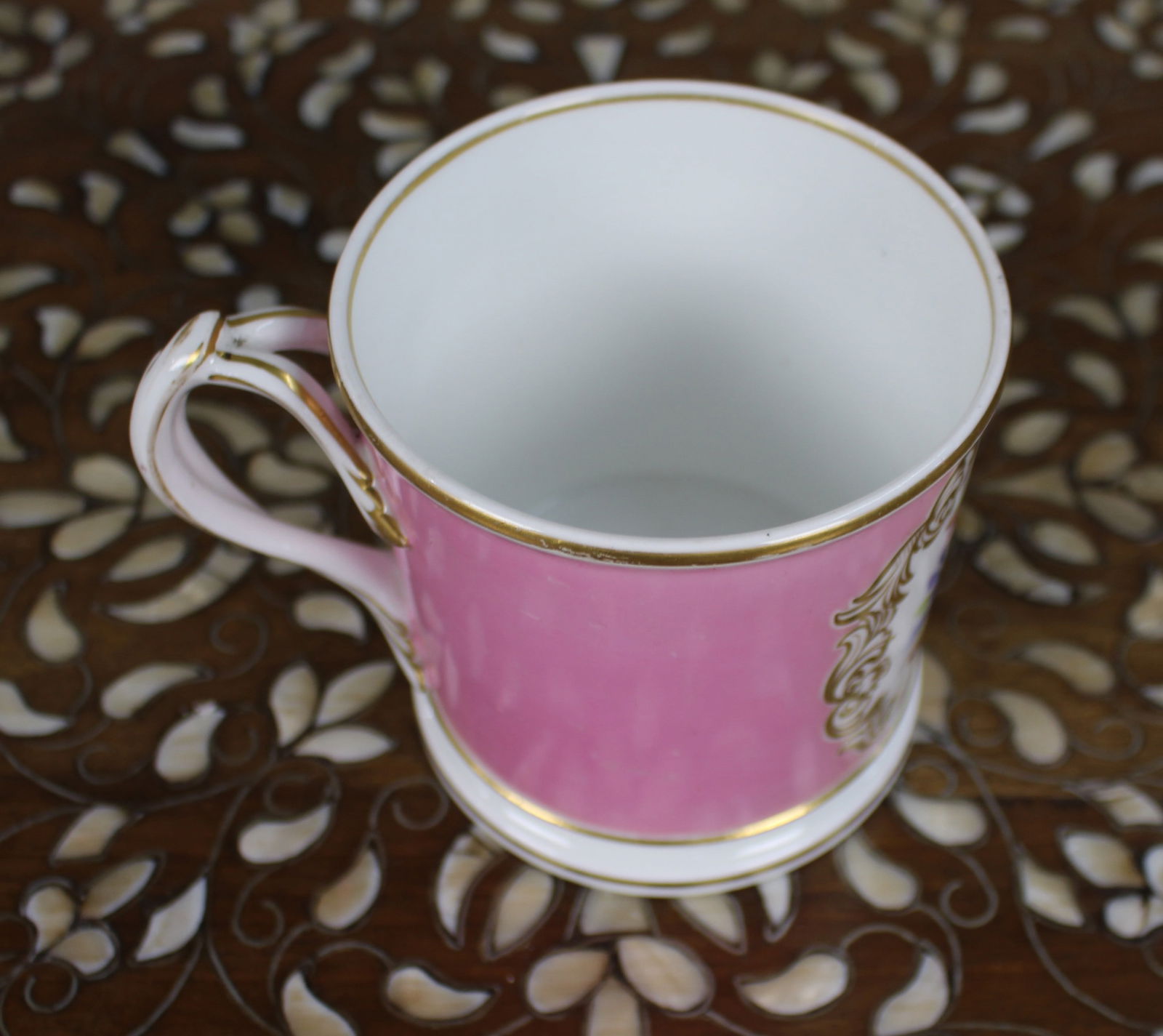 Mid-19th Century Grainger Worcester Porcelain Tankard – Rose Pompadour Ground - 6