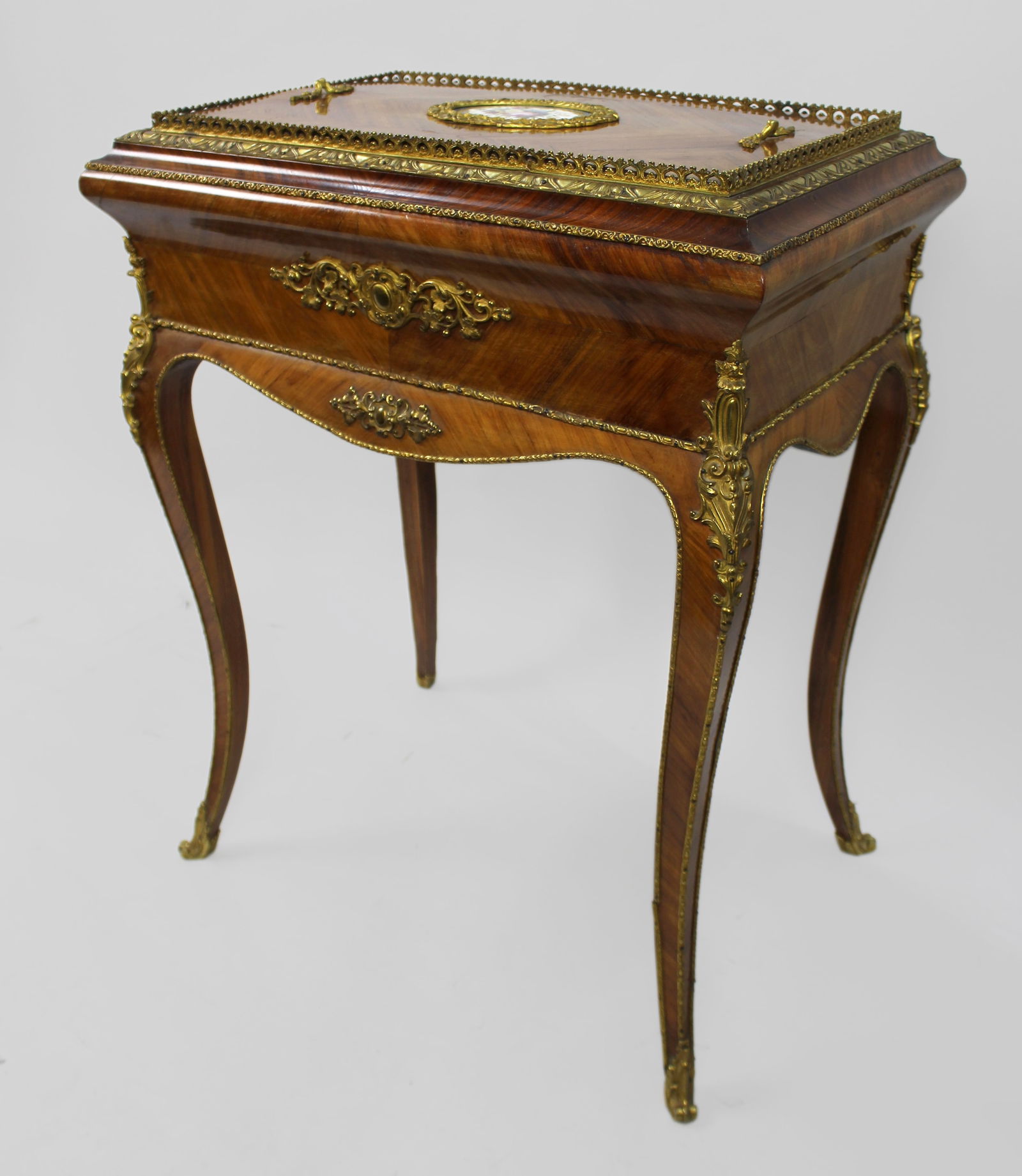 19th-Century French Kingwood Jardinière with Sèvres-Style Plaque - 3