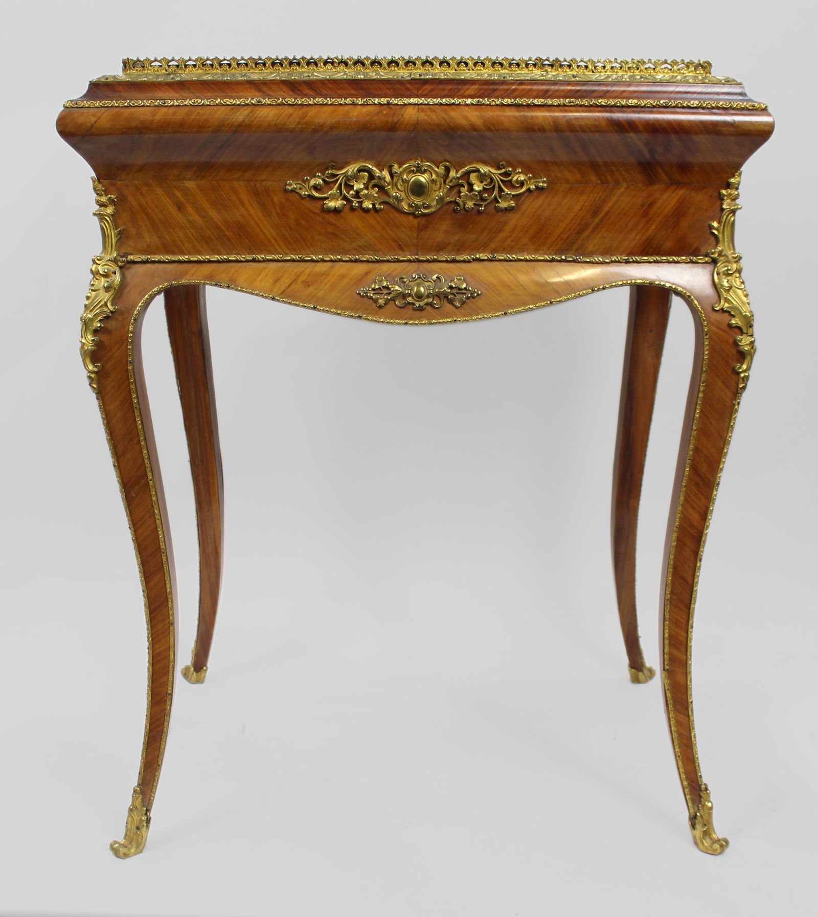 19th-Century French Kingwood Jardinière with Sèvres-Style Plaque - 5