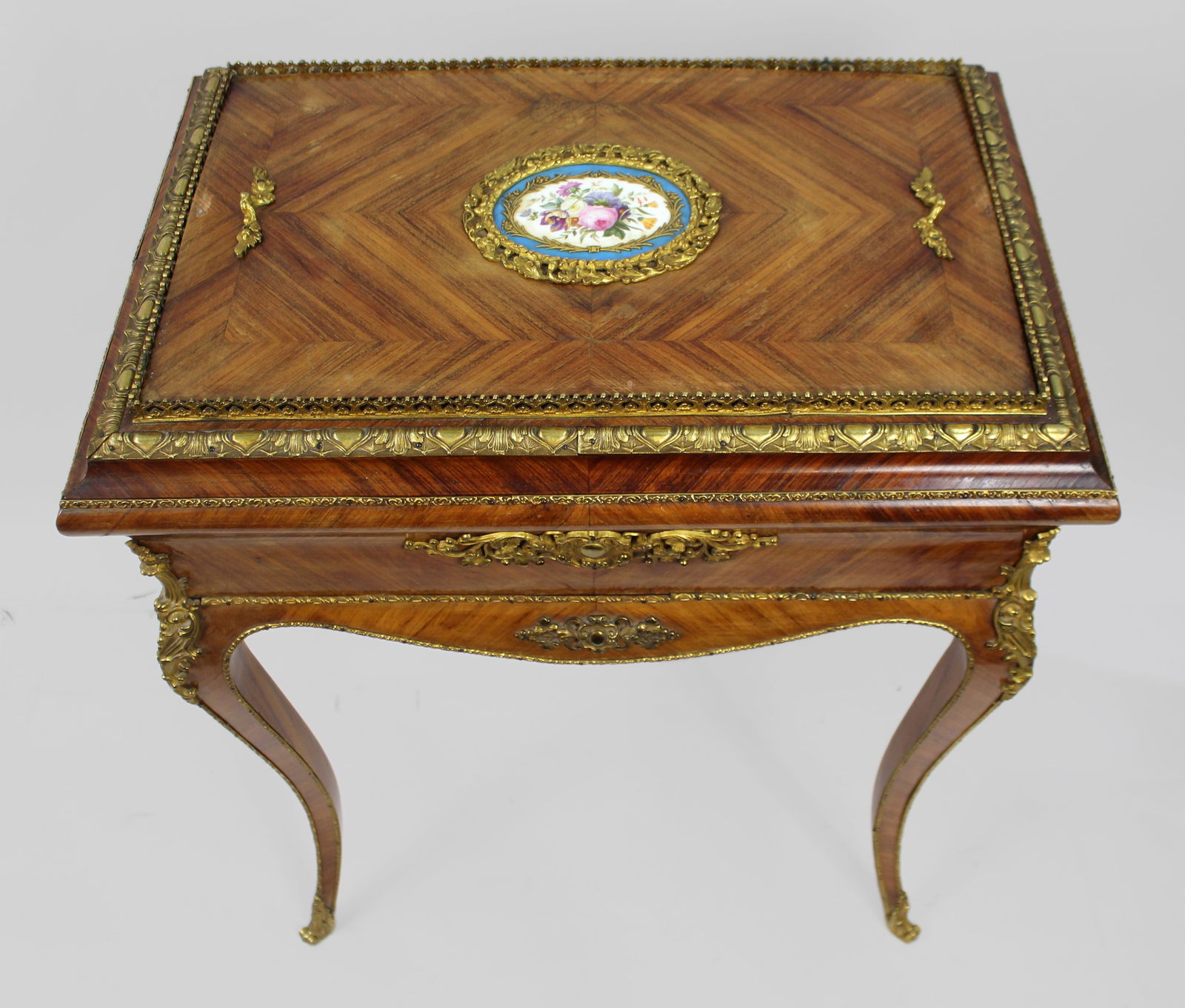 19th-Century French Kingwood Jardinière with Sèvres-Style Plaque - 6