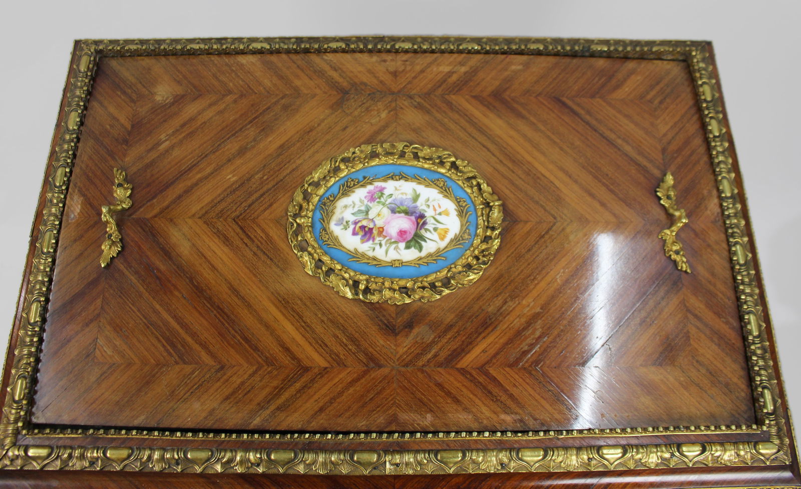 19th-Century French Kingwood Jardinière with Sèvres-Style Plaque - 8
