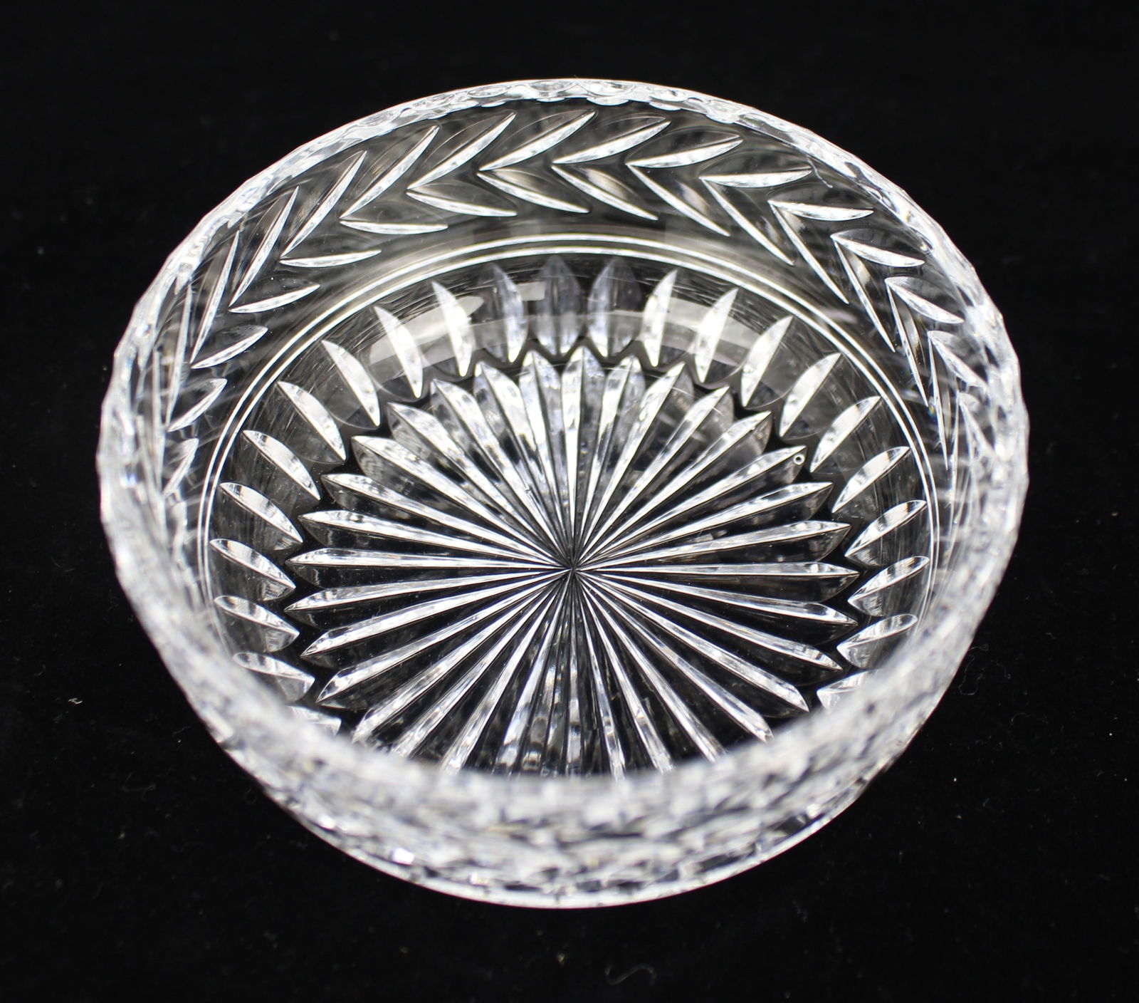 Set of Six Stuart Crystal ‘Cheltenham’ Pattern Bowls - 3
