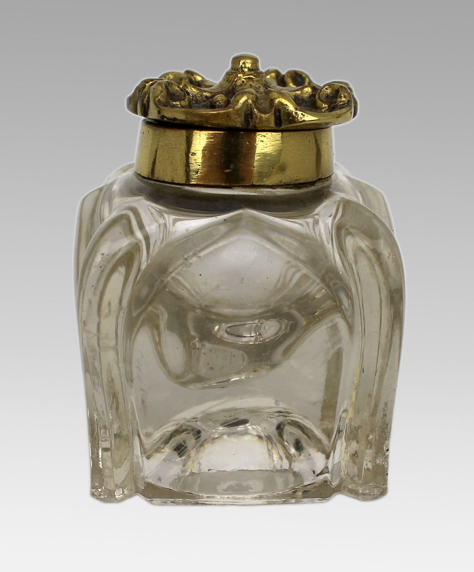 Antique Cut Glass and Brass Crown-Top Inkwell, c. 1900: Title: Antique Cut Glass and Brass Crown-Top Inkwell, c. 1900 Description: Antique Cut Glass and Brass Crown-Top Inkwell, c. 1900 A good early 20th century desk inkwell, formed in heavy