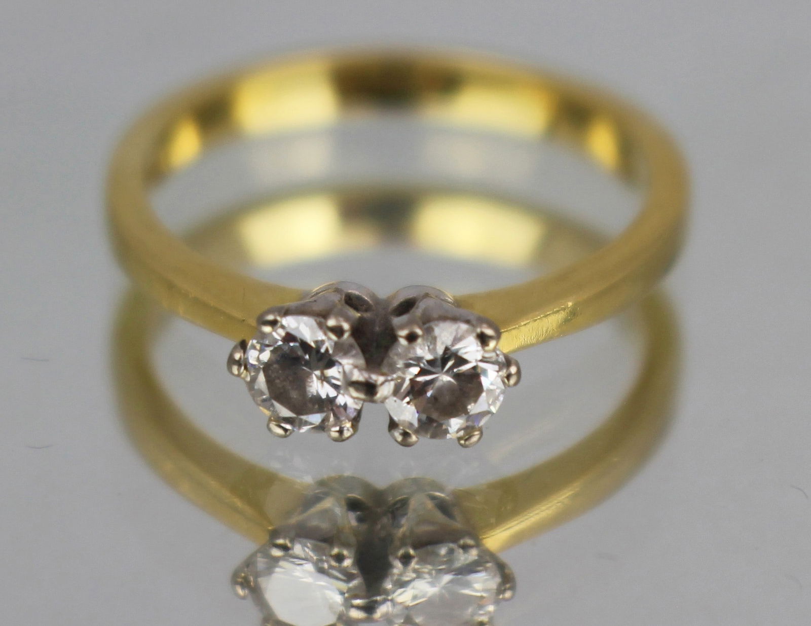 Vintage 18ct Gold Twin Diamond Ring (1 of 4)