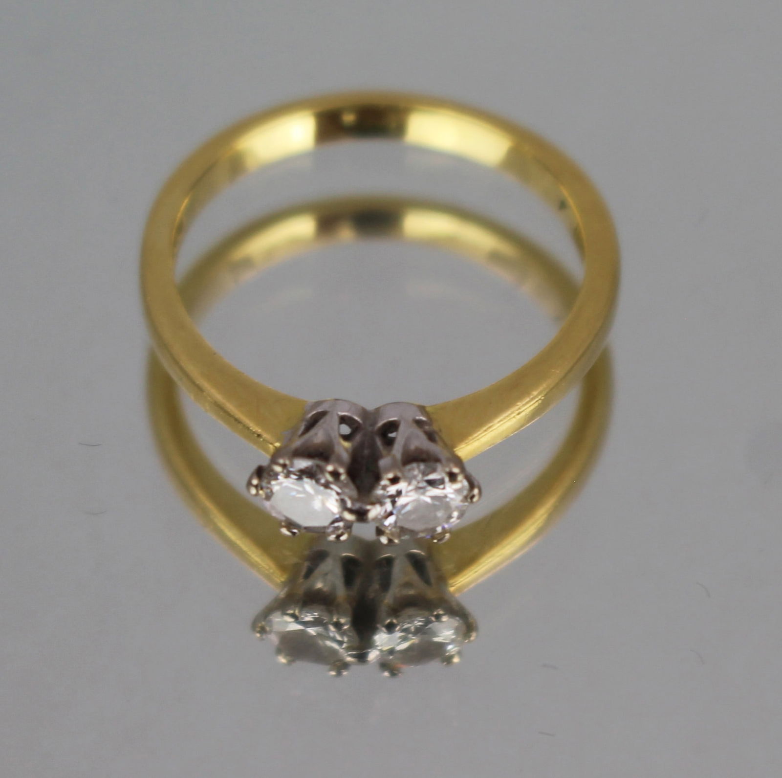Vintage 18ct Gold Twin Diamond Ring - 2