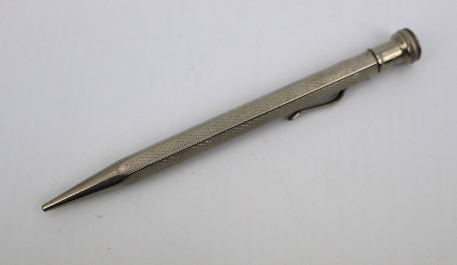 Propelling Pencil: Title: Propelling Pencil Description: Propelling Pencil Condition: Used Delivery option: Collection & Delivery</