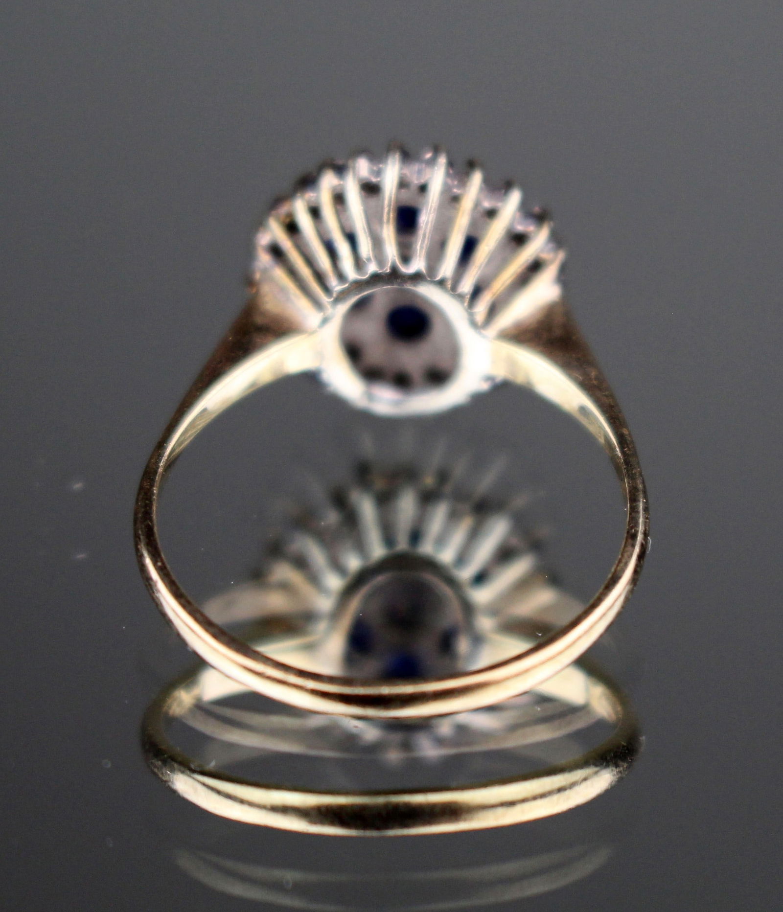 Vintage Sapphire & Diamond 9ct Gold Ring - 3