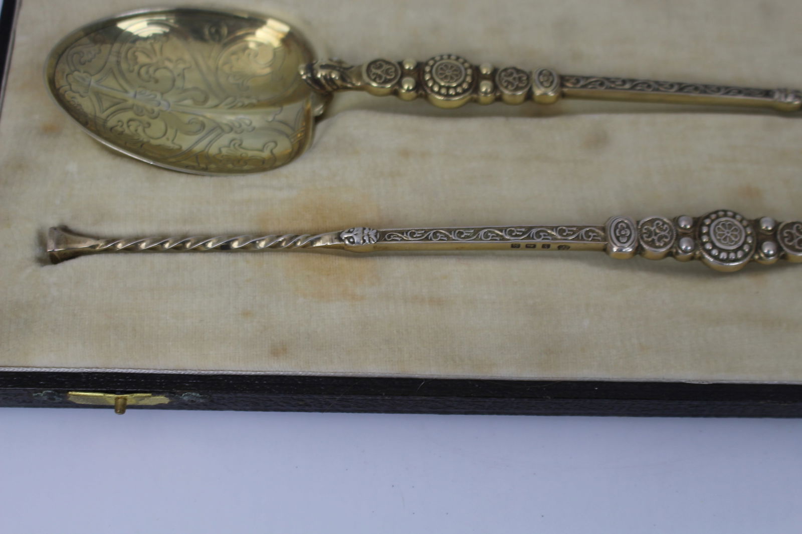 Pair of Cased Silver Gilt Anointing Spoons – Birmingham, 1936 - 8