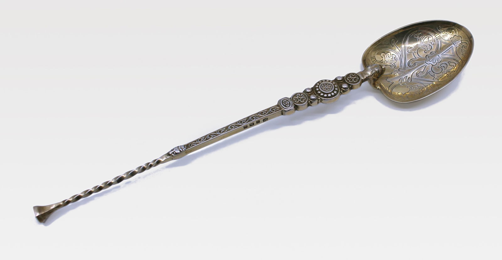 Pair of Cased Silver Gilt Anointing Spoons – Birmingham, 1936 - 11