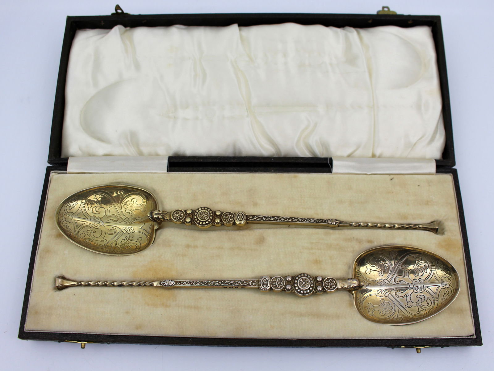 Pair of Cased Silver Gilt Anointing Spoons – Birmingham, 1936 (1 of 13)