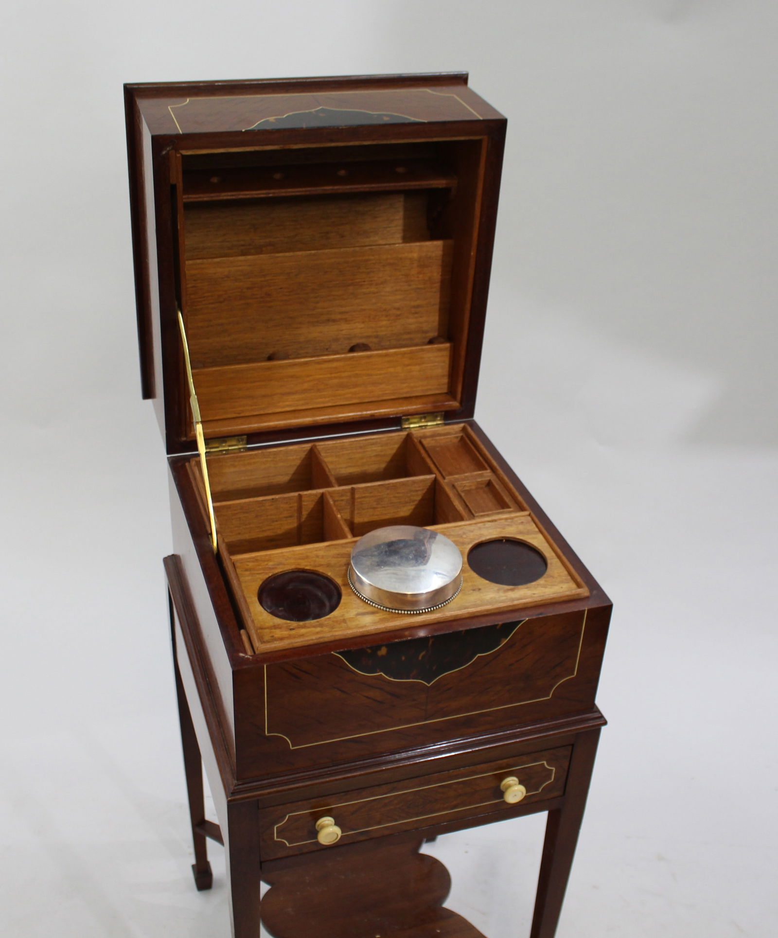 Regency Era Mahogany Works Table with Decorative Inlay - 7