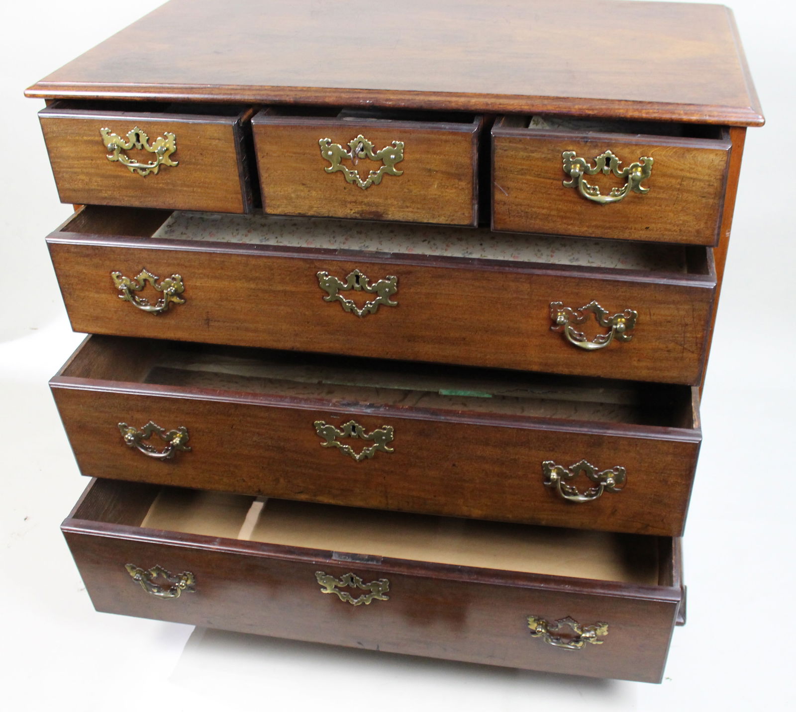 Antique 18th c. George III Mahogany Dumfries House Chest of Drawers - 11