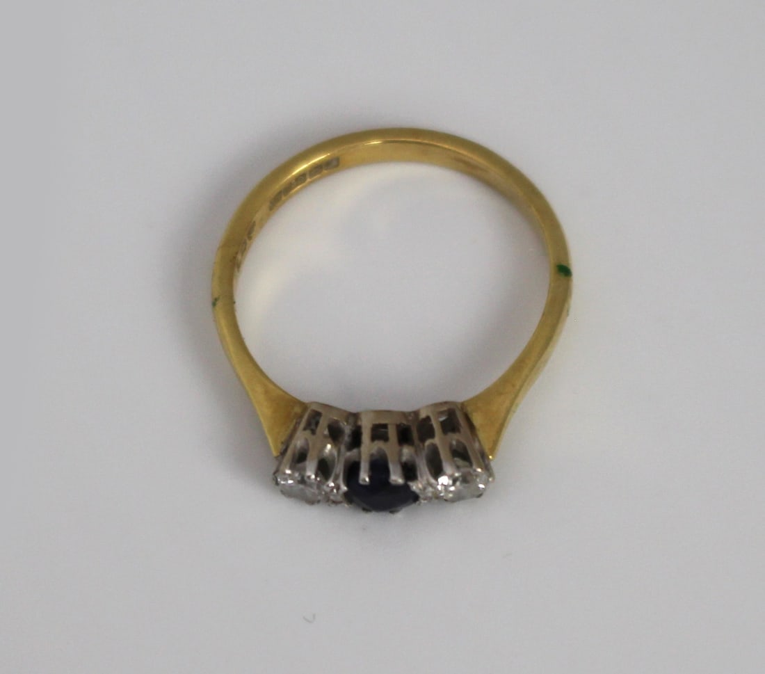 Sapphire & Diamond 18ct Gold Ring - 2
