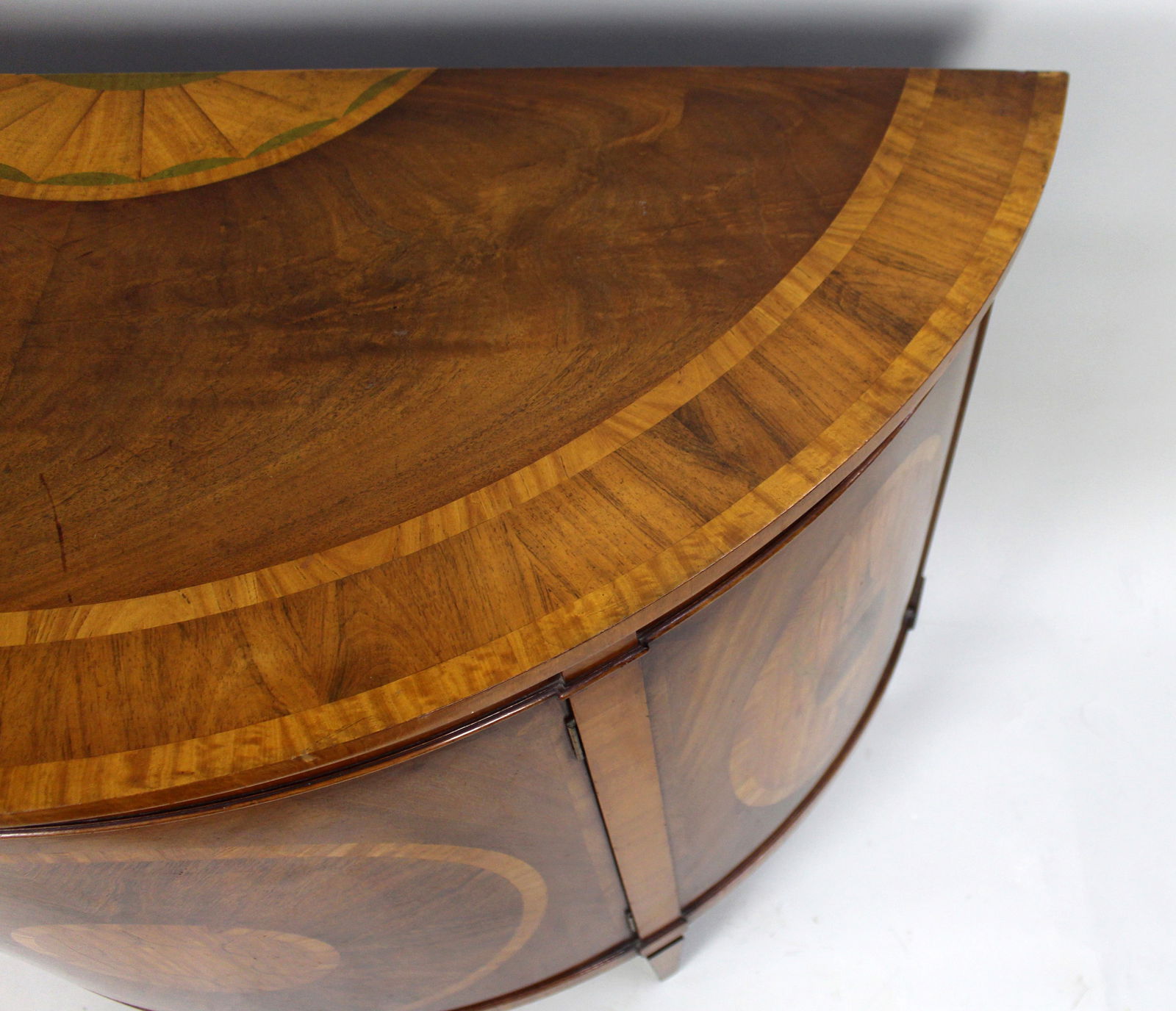 Elegant Neoclassical Style Inlaid Demilune Cabinet, Late 20th Century - 8