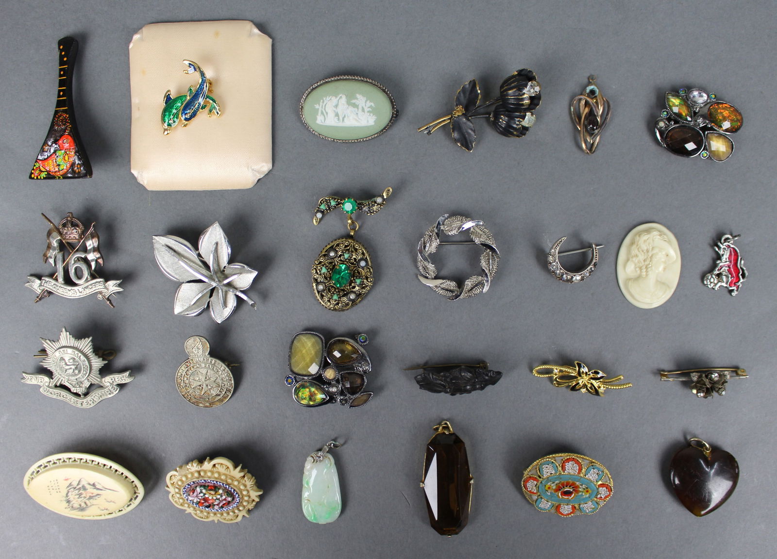 Collection of Vintage Brooches - 6