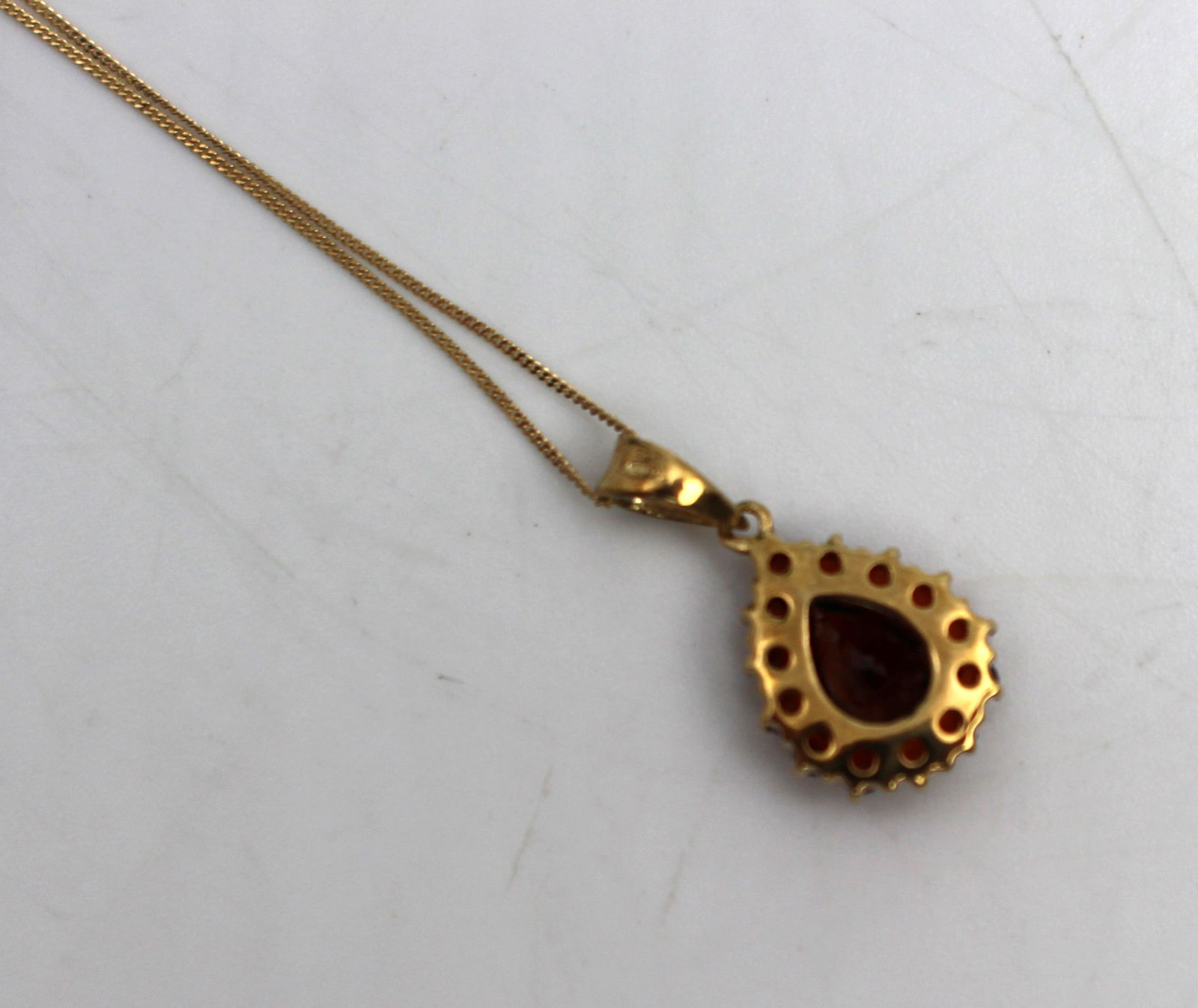 Vintage 9ct Gold Pendant on Chain - 4