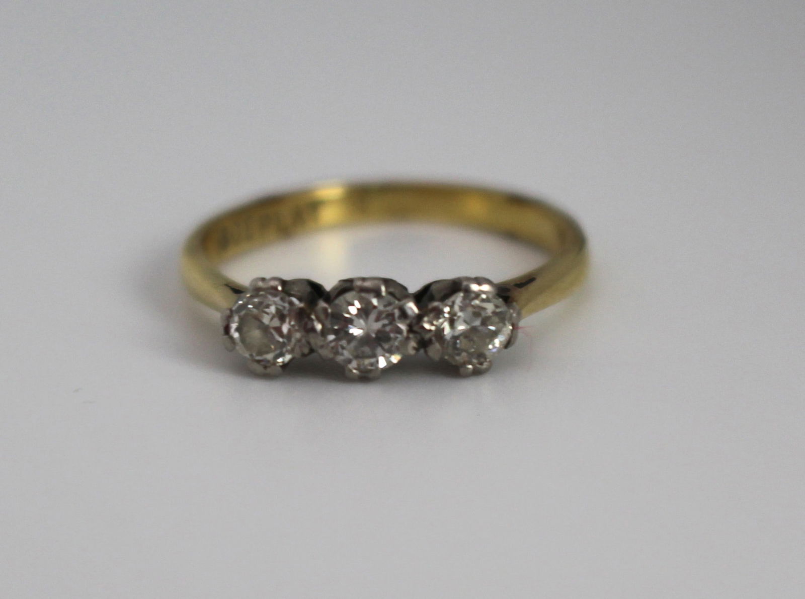 Antique Diamond Three-Stone Ring – 18ct Yellow Gold & Platinum c.1930: Title: Antique Diamond Three-Stone Ring – 18ct Yellow Gold & Platinum c.1930 Description: Antique Diamond Three-Stone Ring – 18ct Yellow Gold & Platinum c.1930 An antique