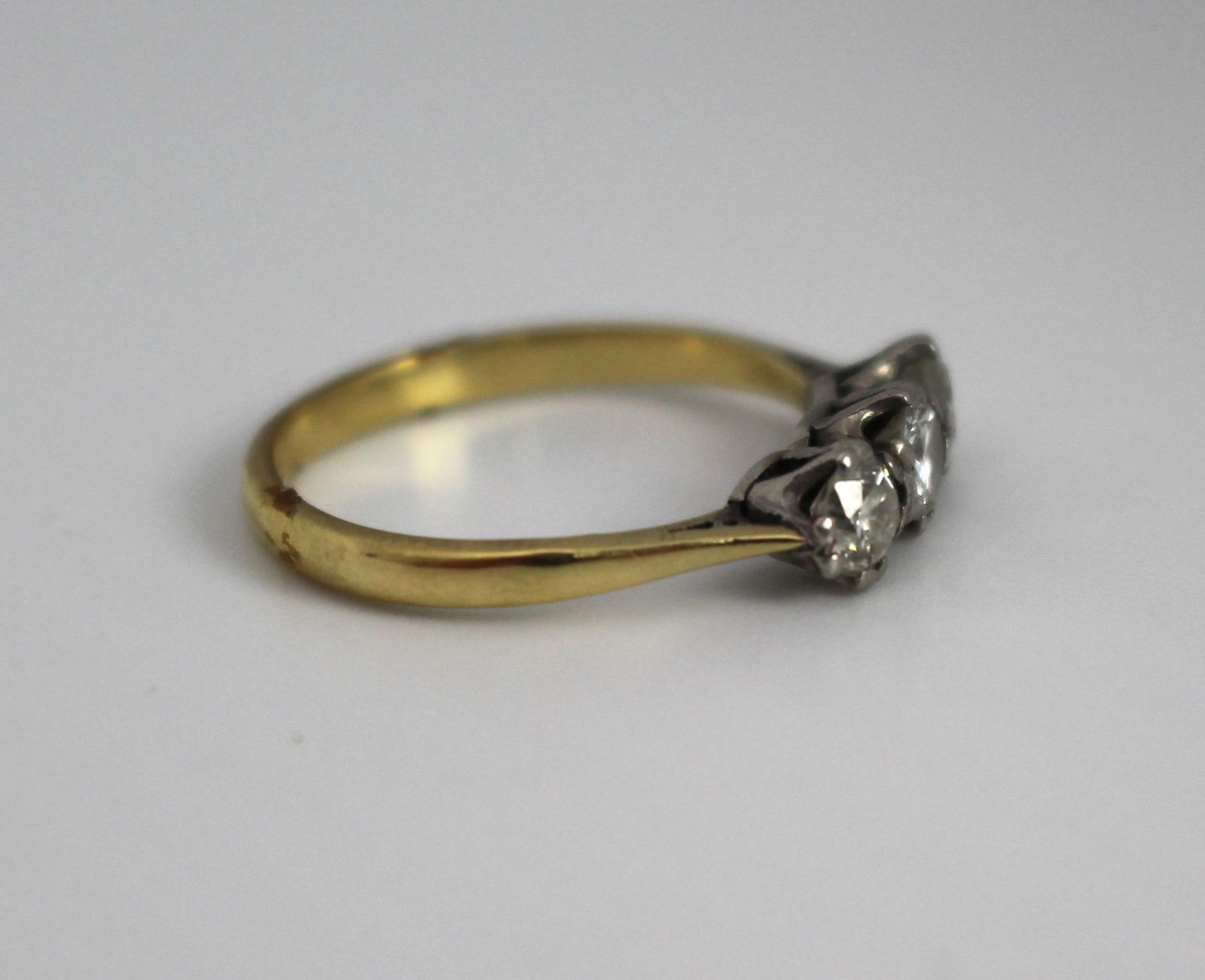 Antique Diamond Three-Stone Ring – 18ct Yellow Gold & Platinum c.1930 - 4