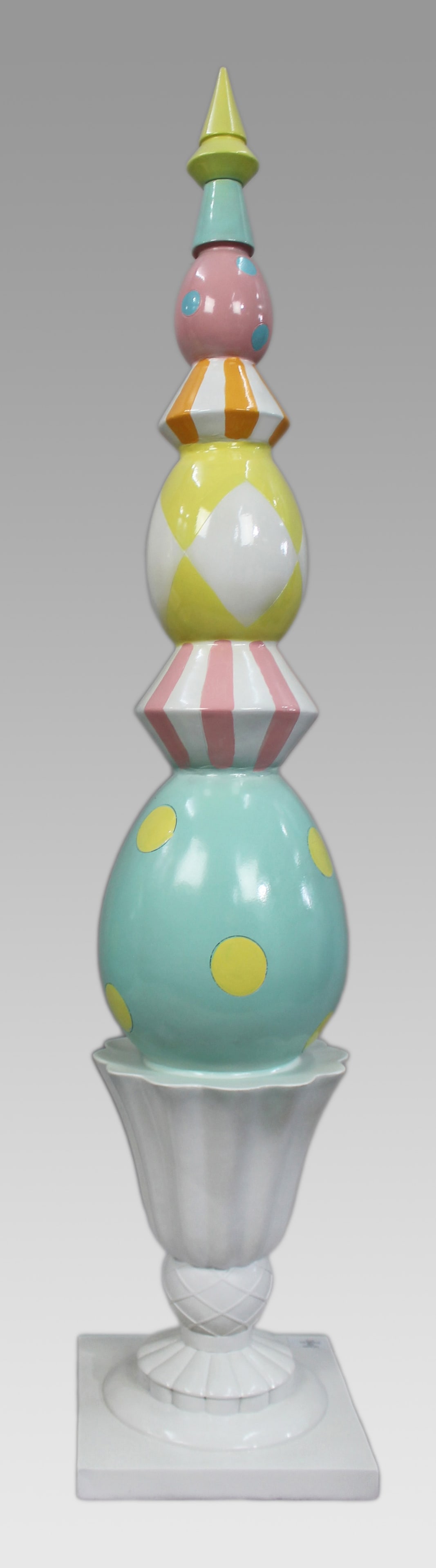 Easter Ornament Candy Arrangement in Pedestal: Title: Easter Ornament Candy Arrangement in Pedestal Description: Easter Ornament Candy Arrangement in Pedestal Composite with a hand painted finish Measures 25 x 25 x 125 (height) cm 