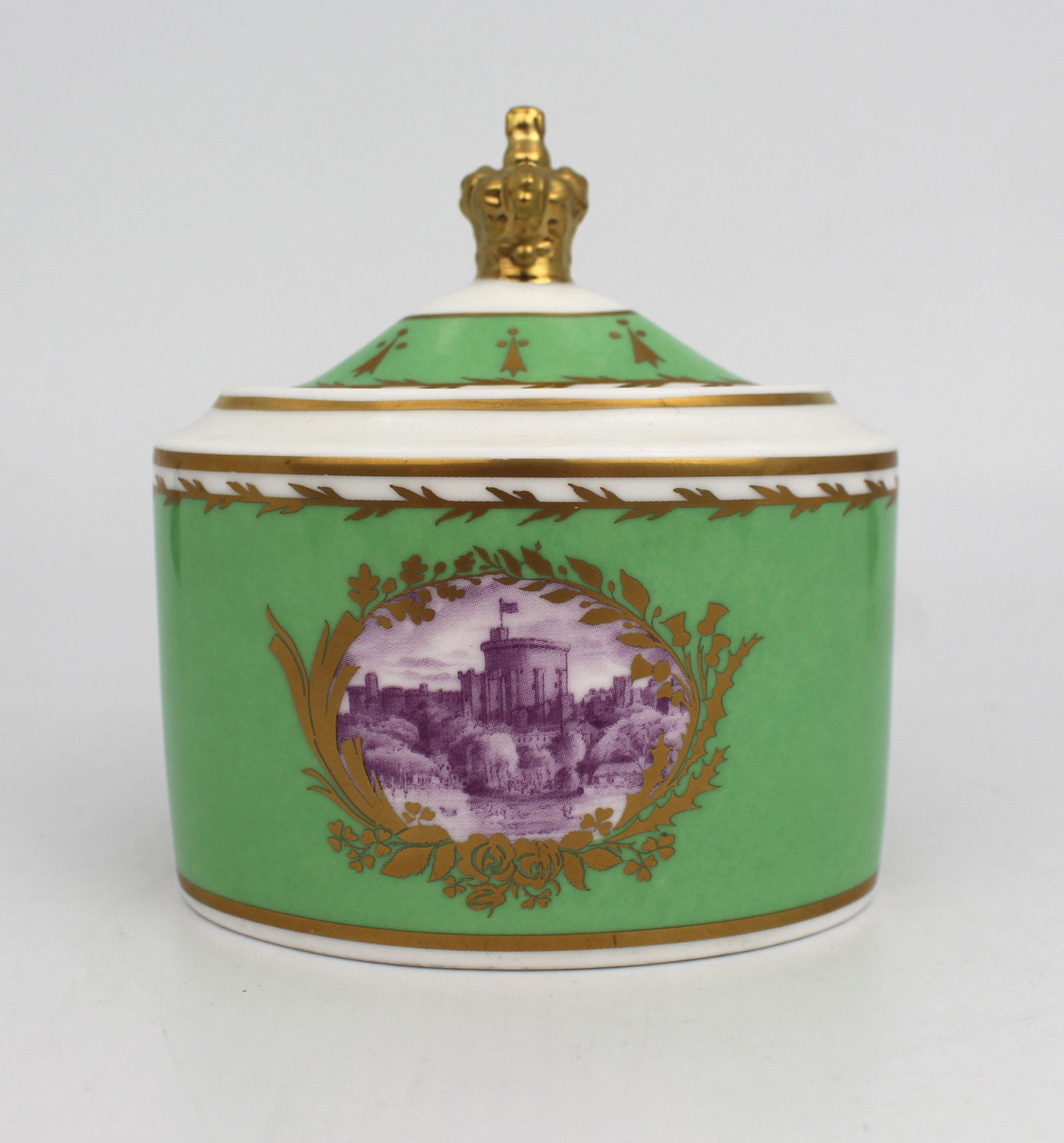 Royal Collection Windsor Castle Lidded Pot: Title: Royal Collection Windsor Castle Lidded Pot Description: Royal Collection Windsor Castle Lidded Pot. Measures 9 x 7 x 10 (height) cm. Very good condition; no chips, cracks or repairs and