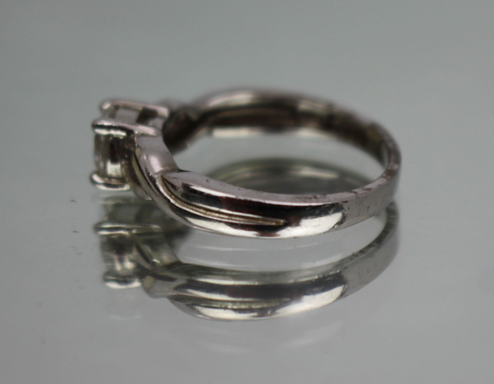 Vintage Silver Solitaire Ring - 3