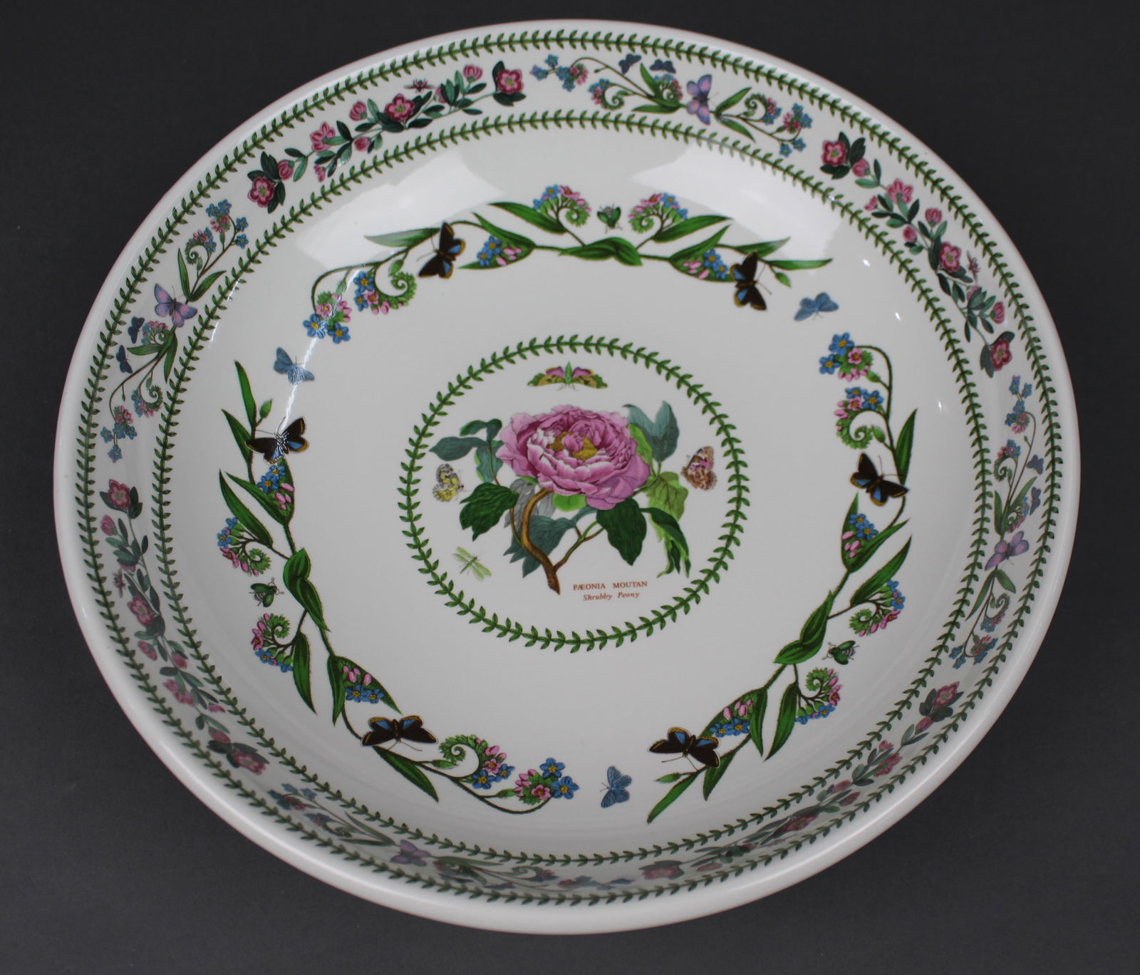 Large Portmeirion Susan Williams-Ellis Bowl: Title: Large Portmeirion Susan Williams-Ellis Bowl Description: Variations Portmeirion bowl. Susan Williams-Ellis. Made in England, late 20th century. Width: 33 cm. Height 8 cm. Condition